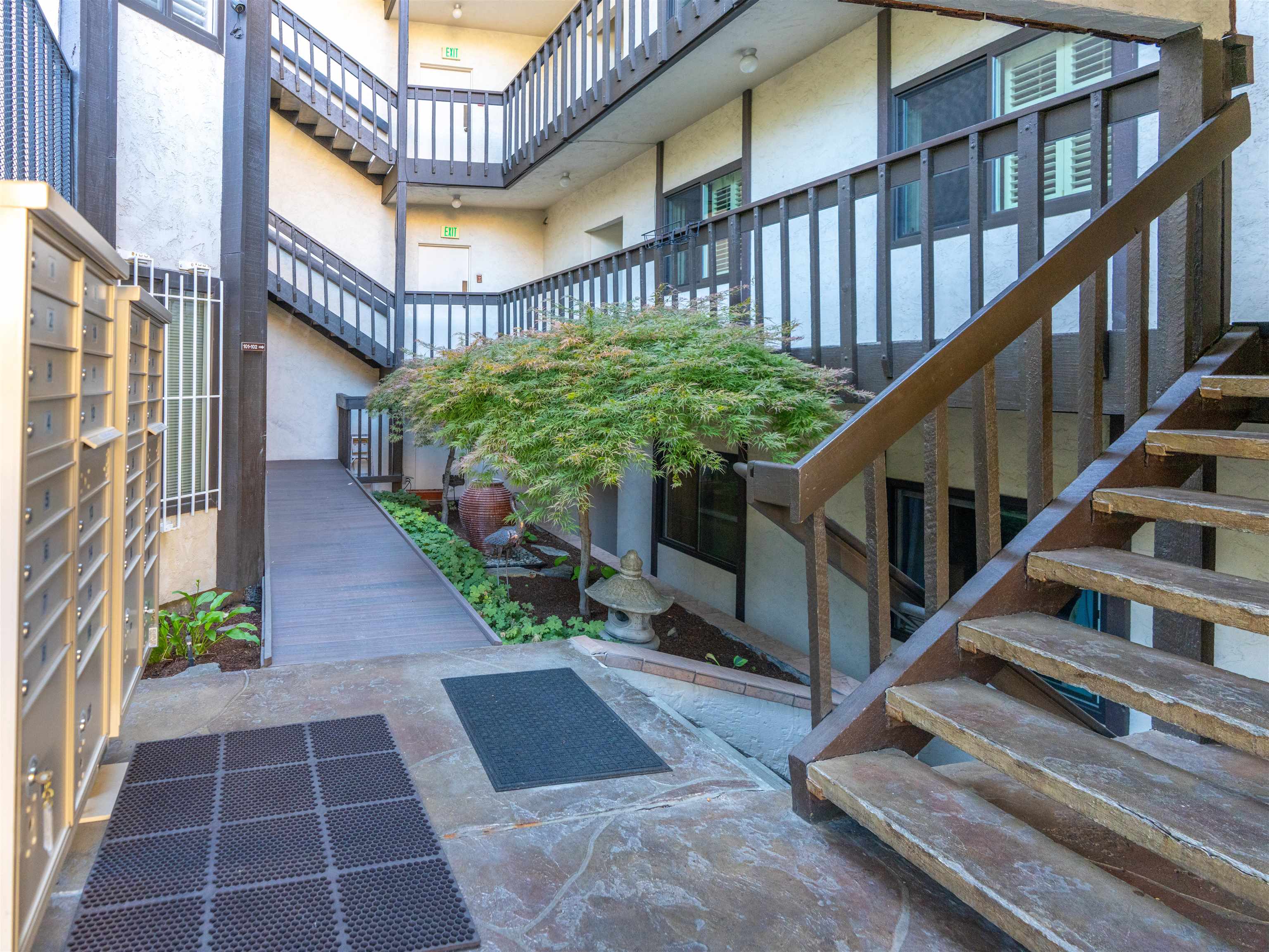 620 W 7th Ave