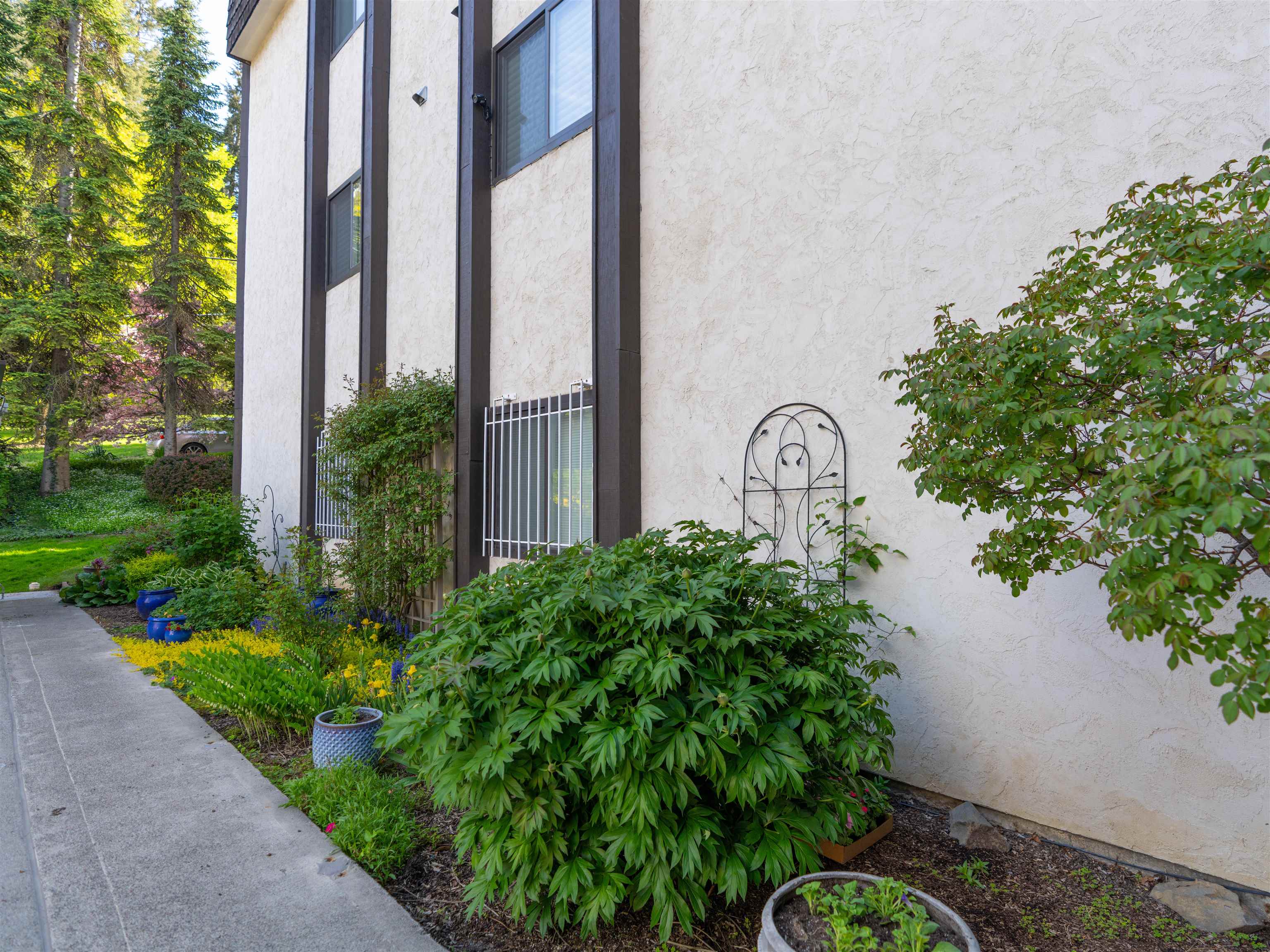 620 W 7th Ave