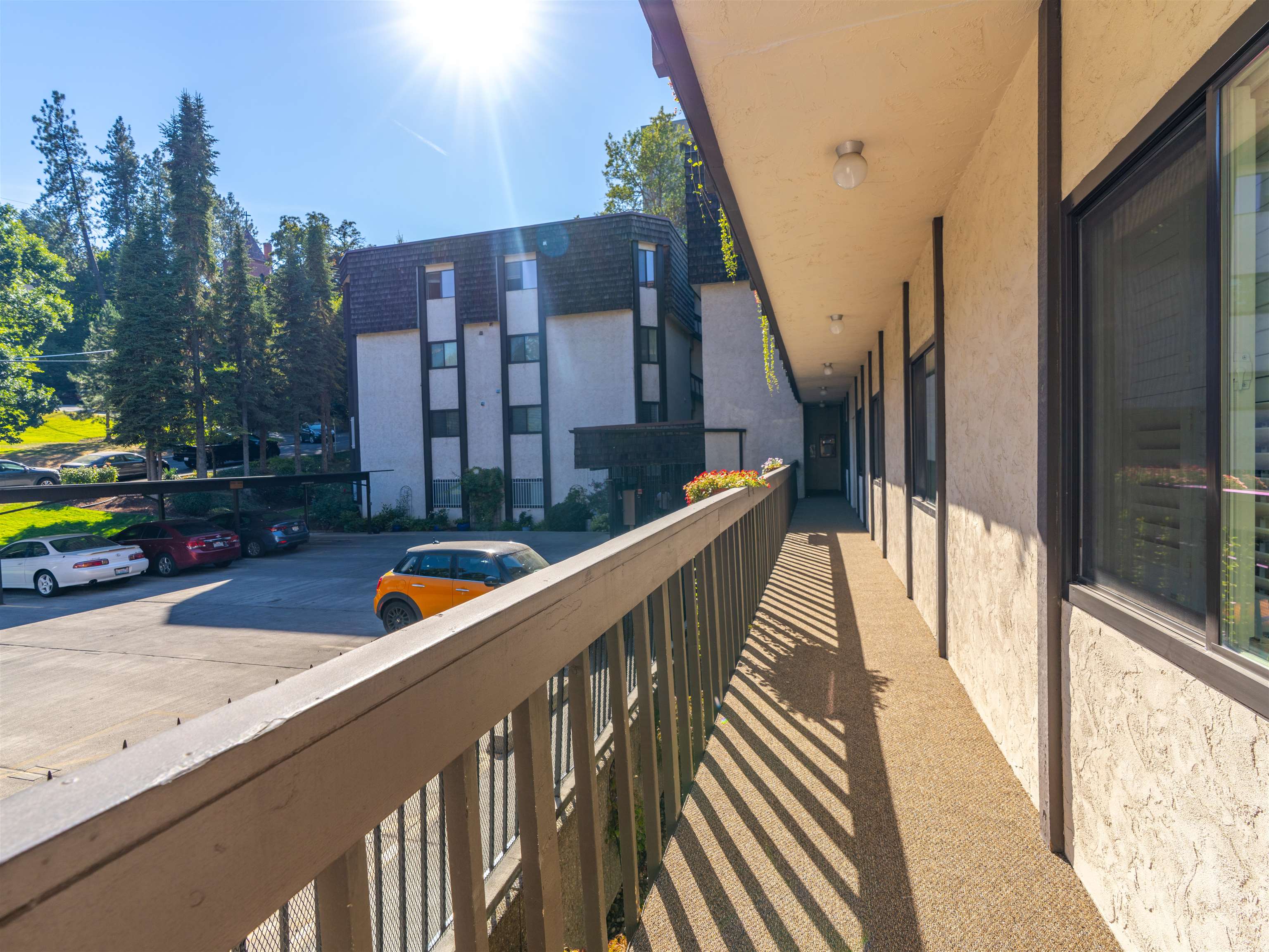 620 W 7th Ave