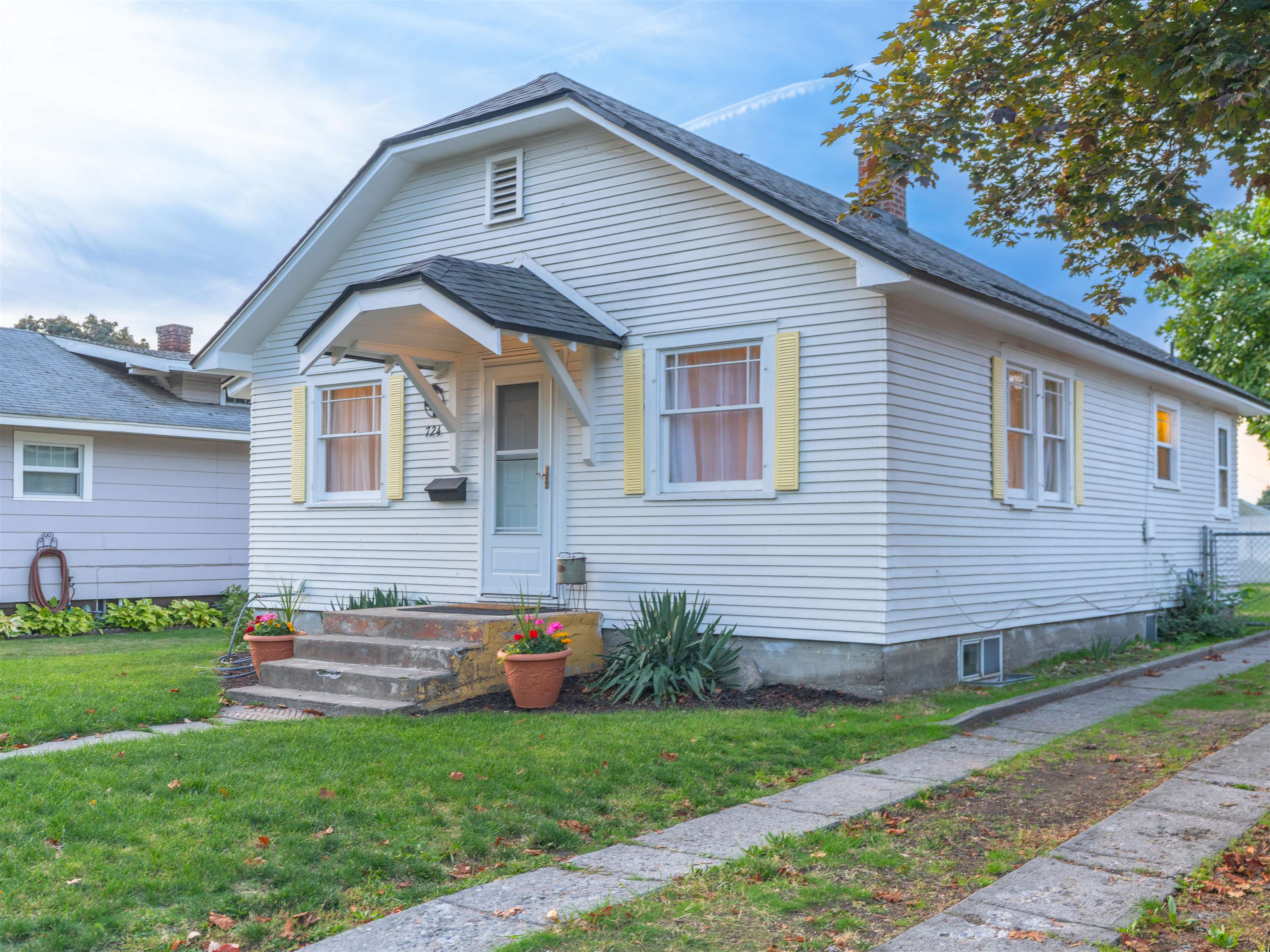 724 E Broad Ave