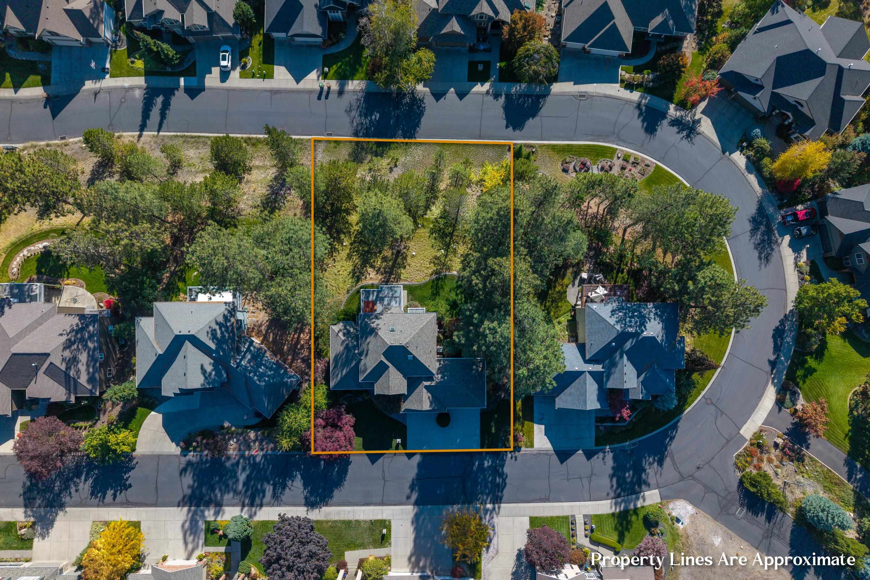 1306 E Blackwood Ln