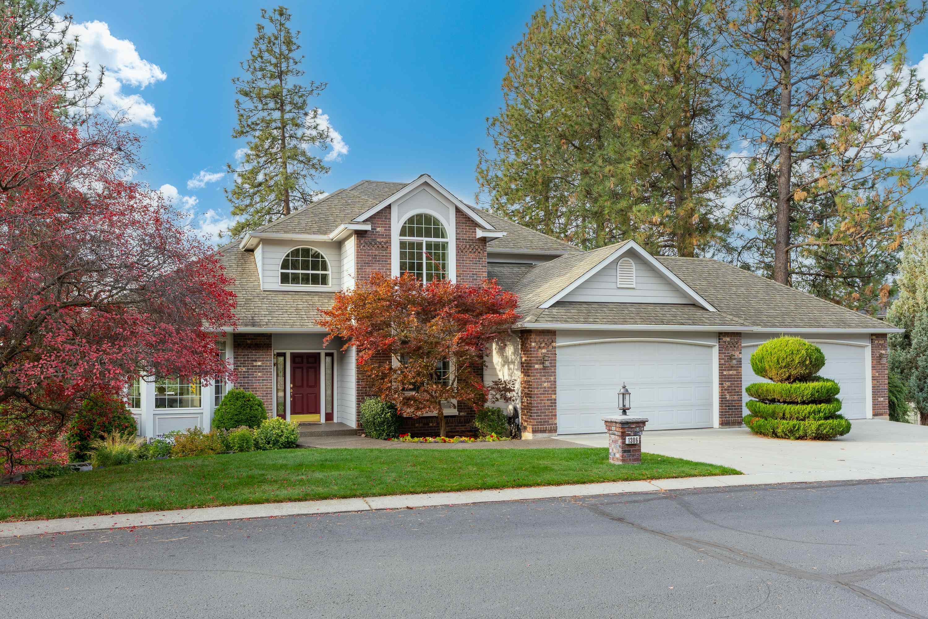 1306 E Blackwood Ln Spokane Wa Us 99223 Sar202625838