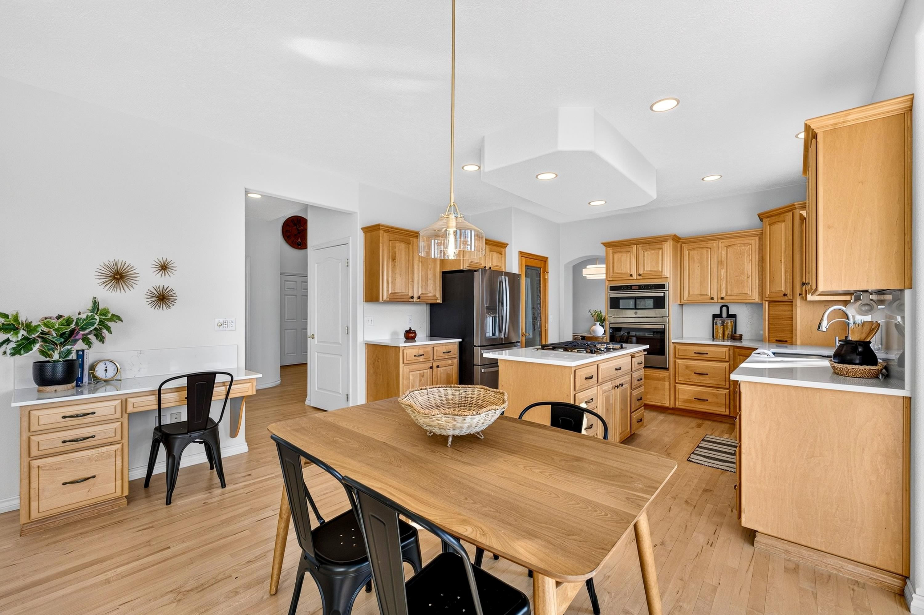 1306 E Blackwood Ln