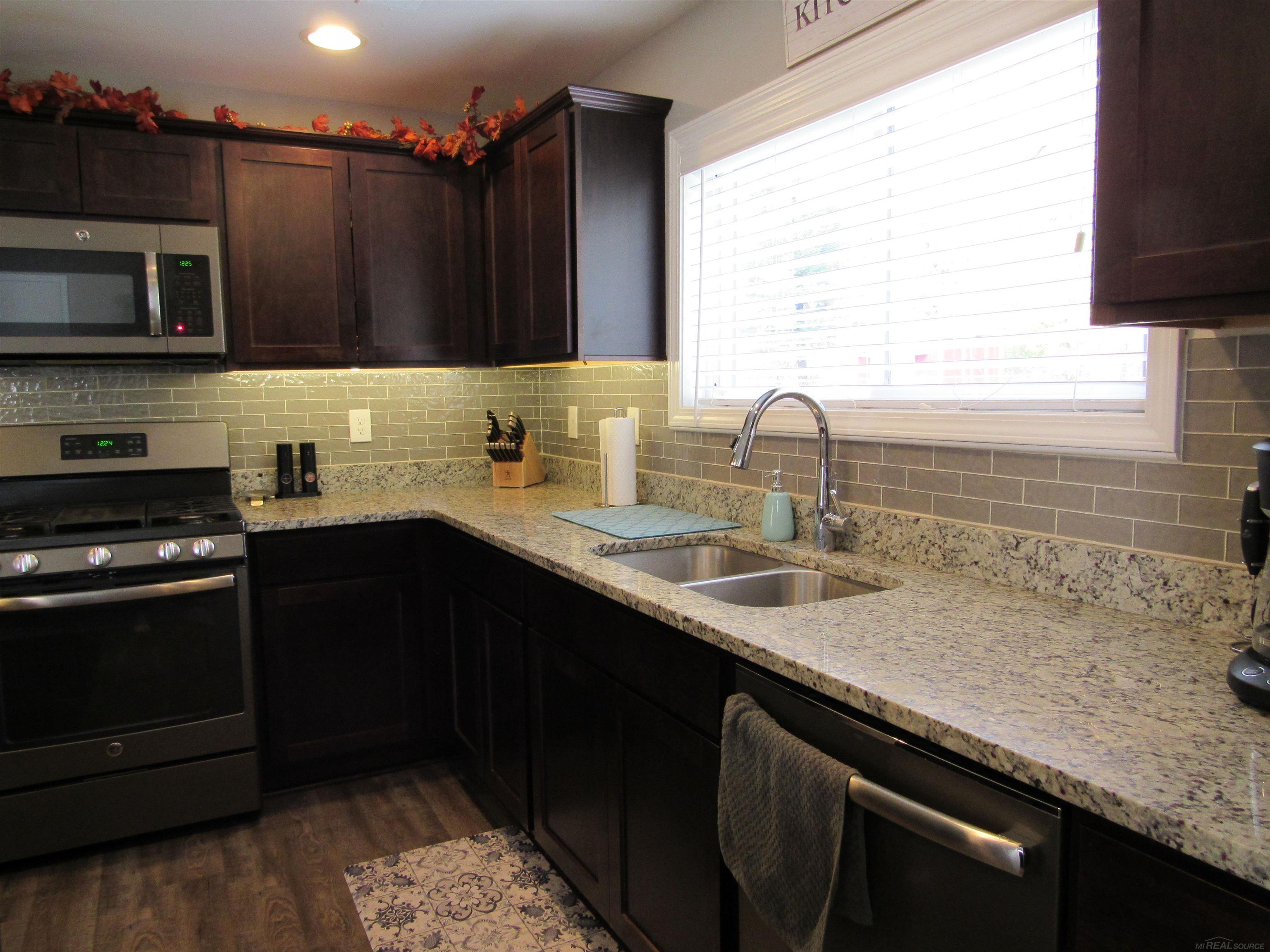 23825 Lynnhurst Street