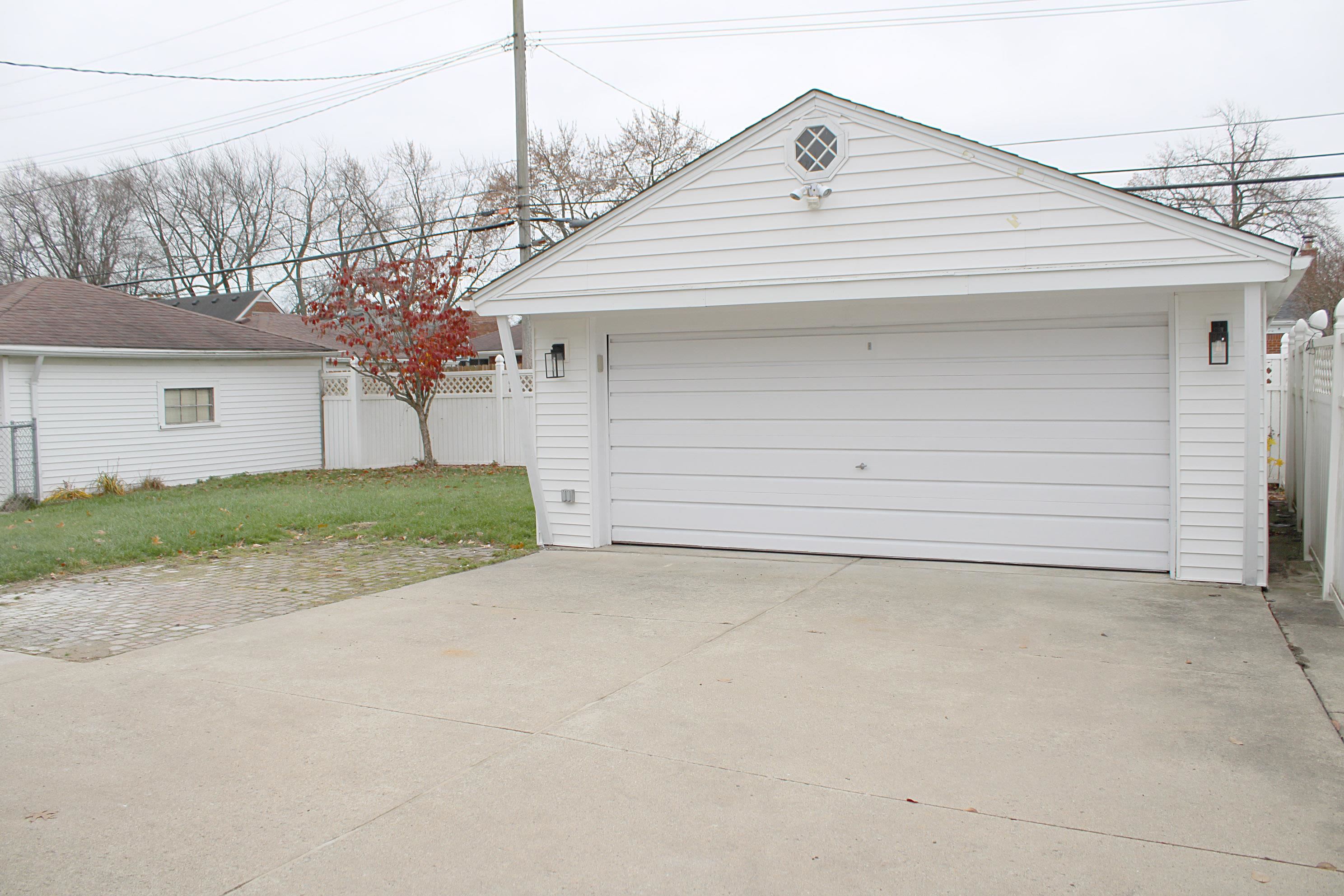 21740 Edmunton Street