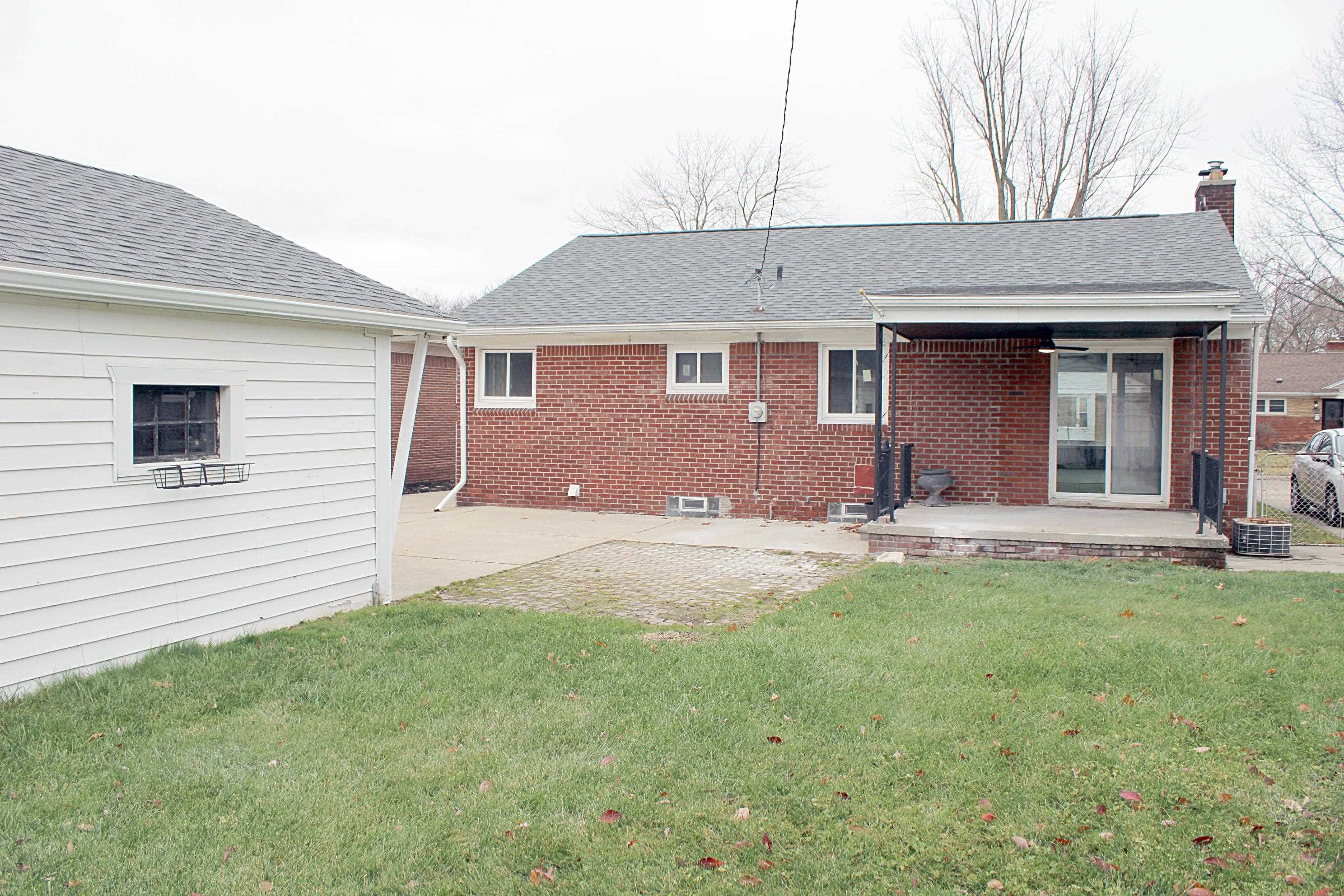 21740 Edmunton Street