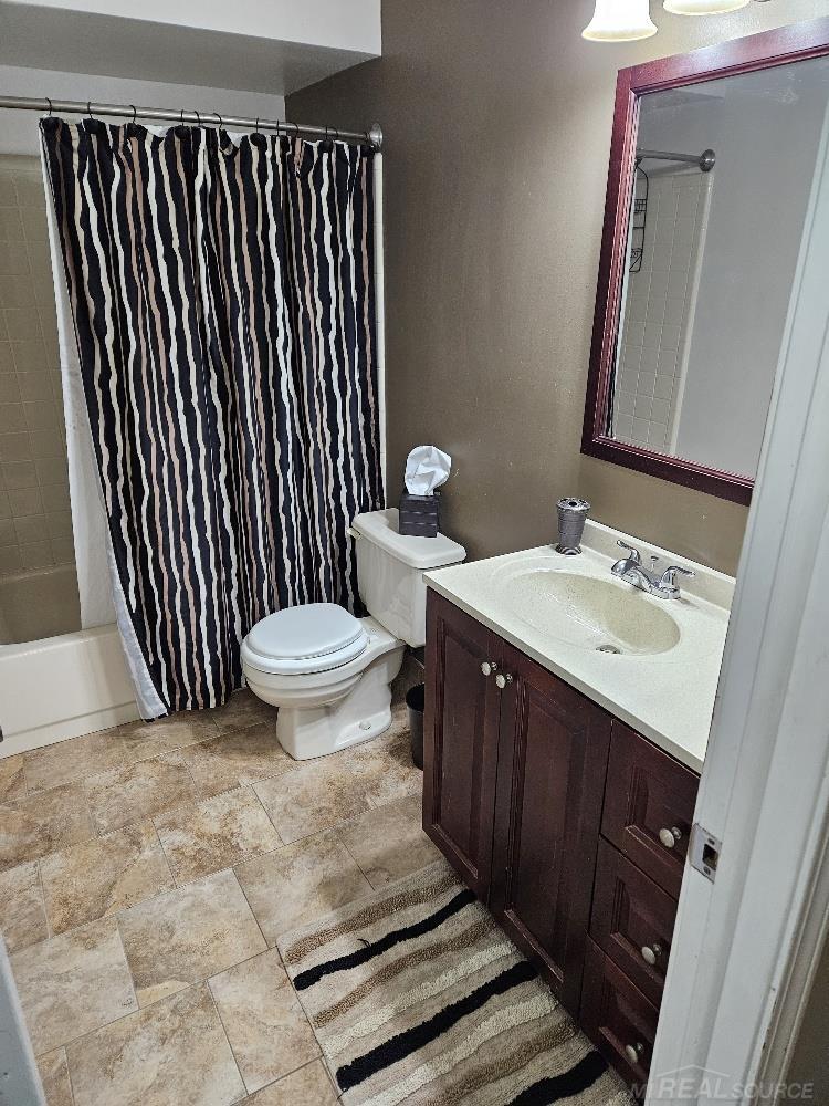 30618 Oakridge Manor Street