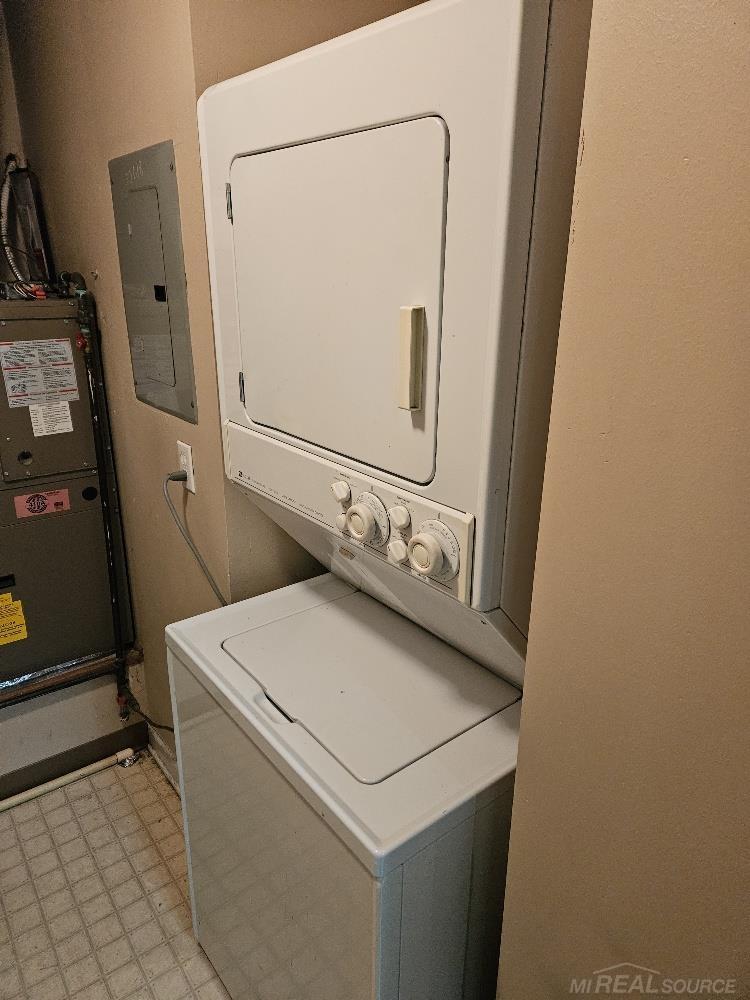 30618 Oakridge Manor Street