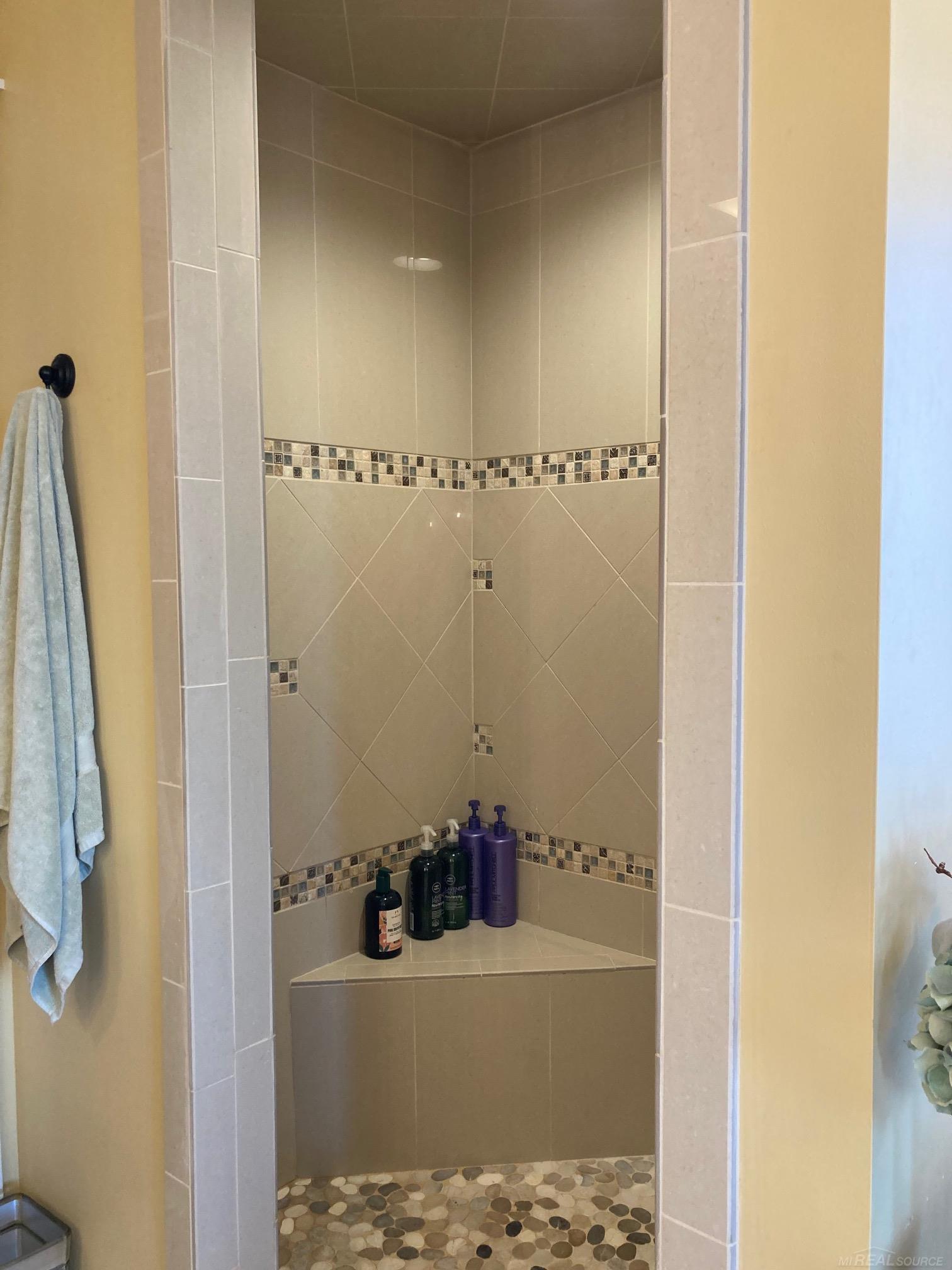 39382 Lakeshore Dr Drive