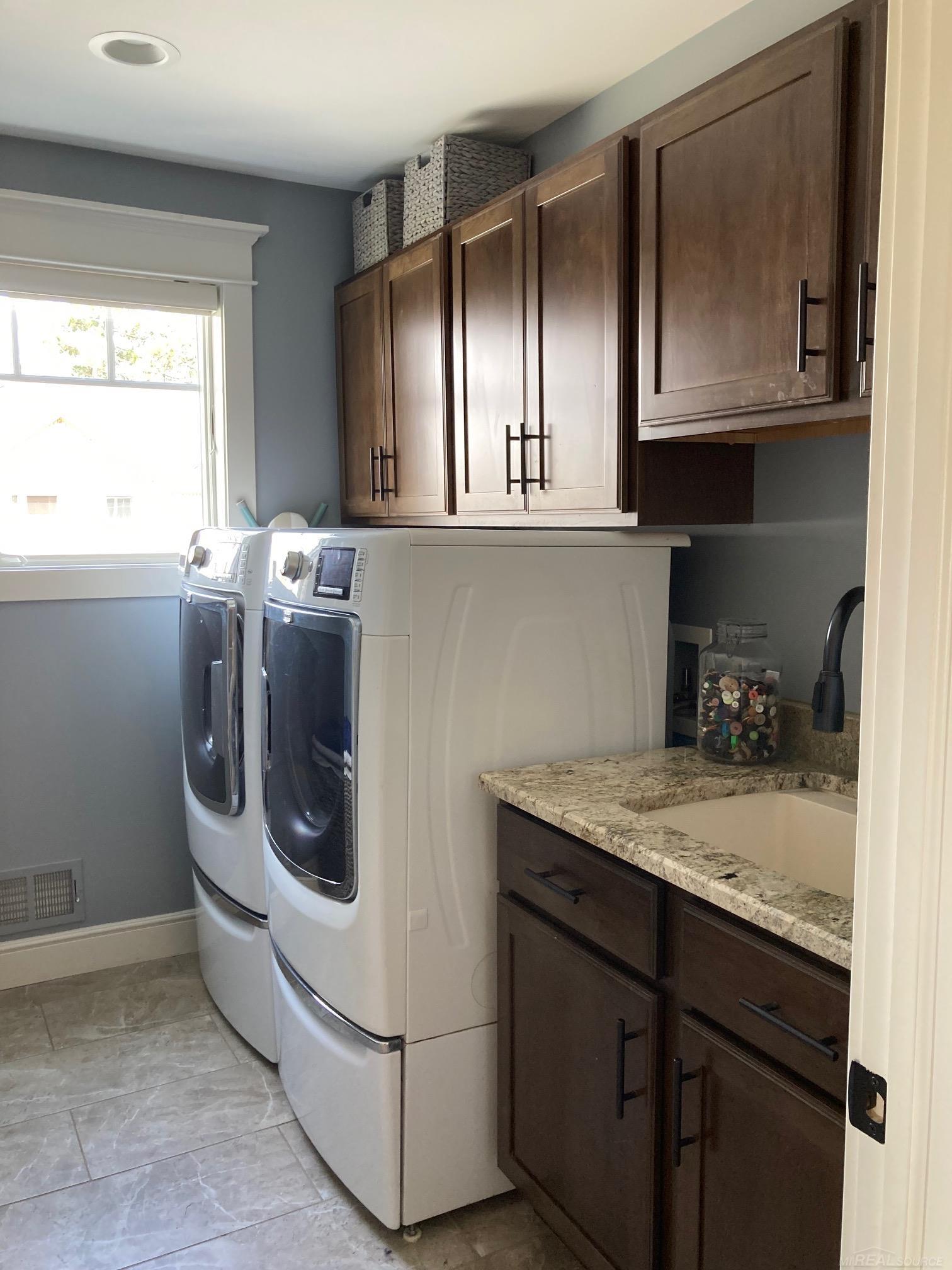 39382 Lakeshore Dr Drive