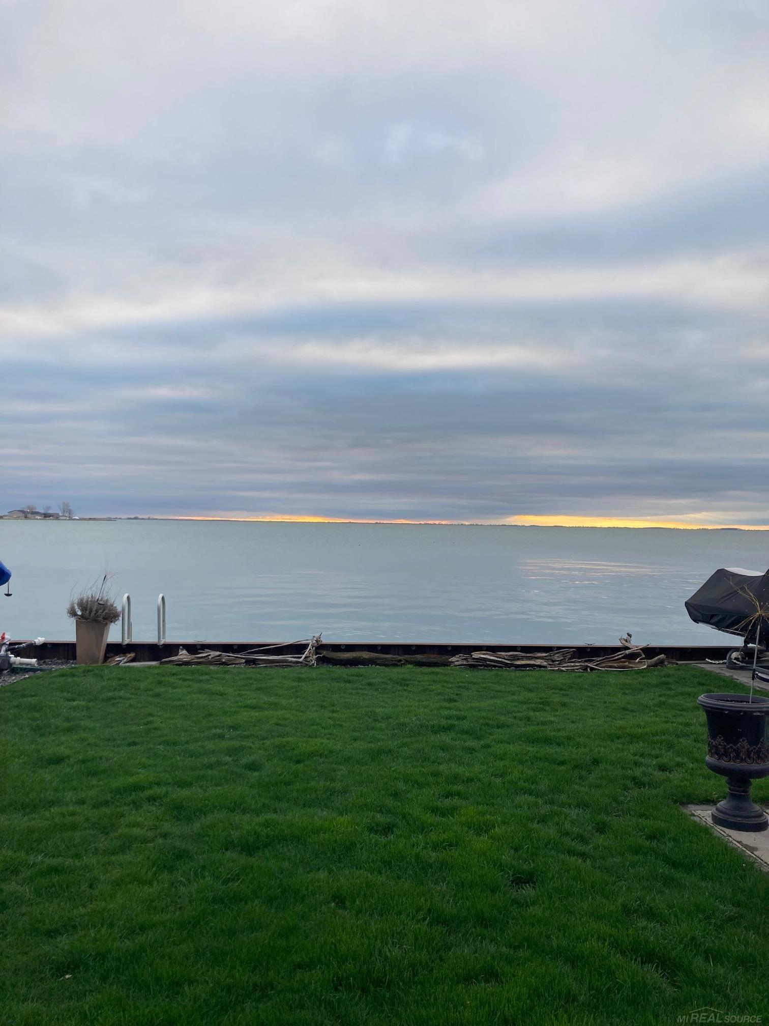 39382 Lakeshore Dr Drive