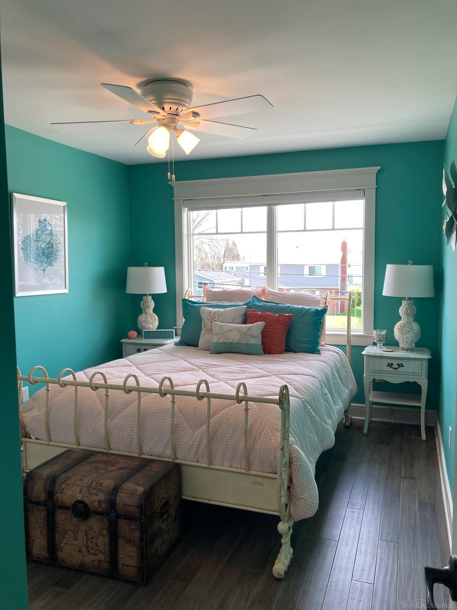 39382 Lakeshore Dr Drive