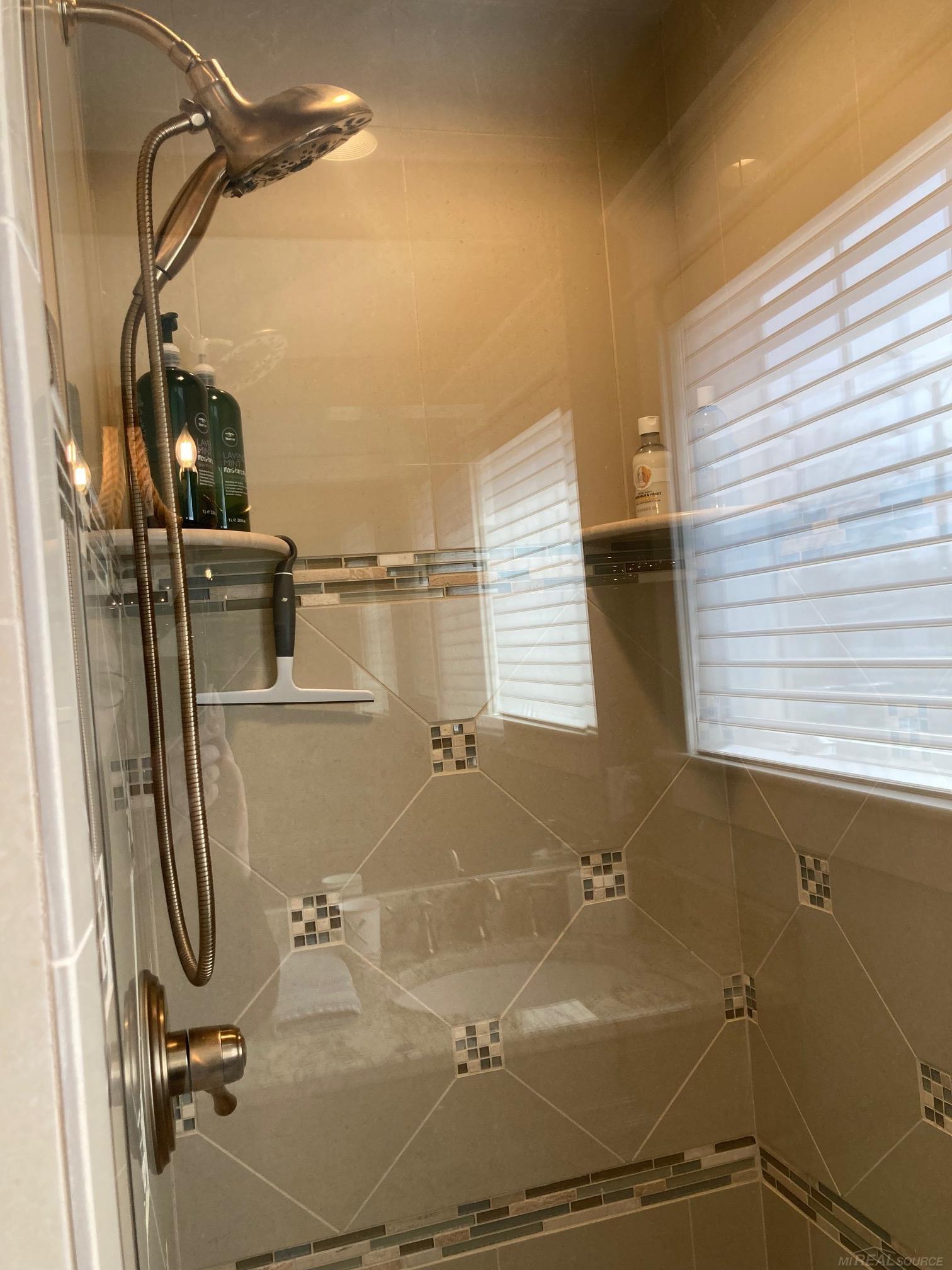 39382 Lakeshore Dr Drive