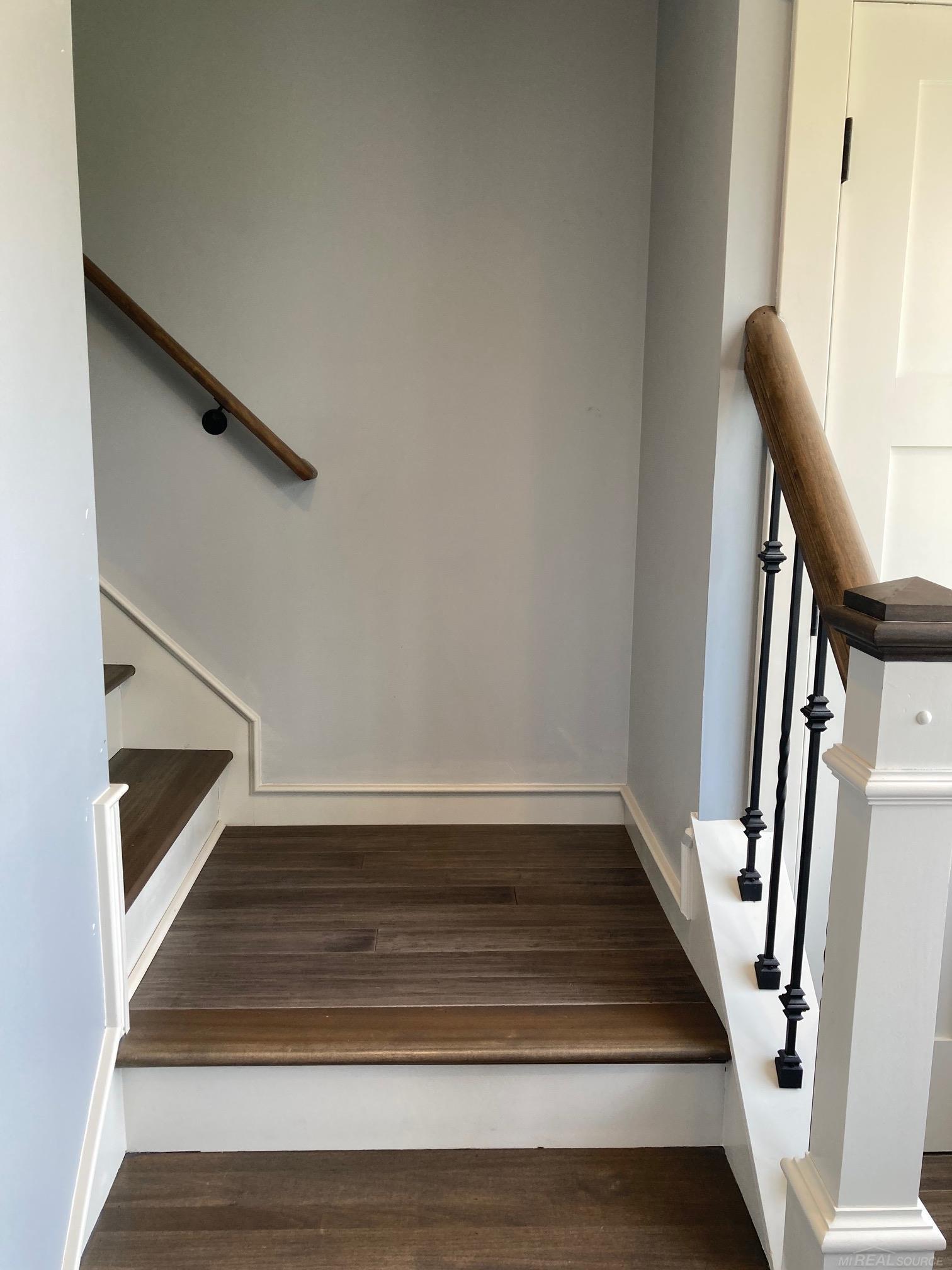 39382 Lakeshore Dr Drive