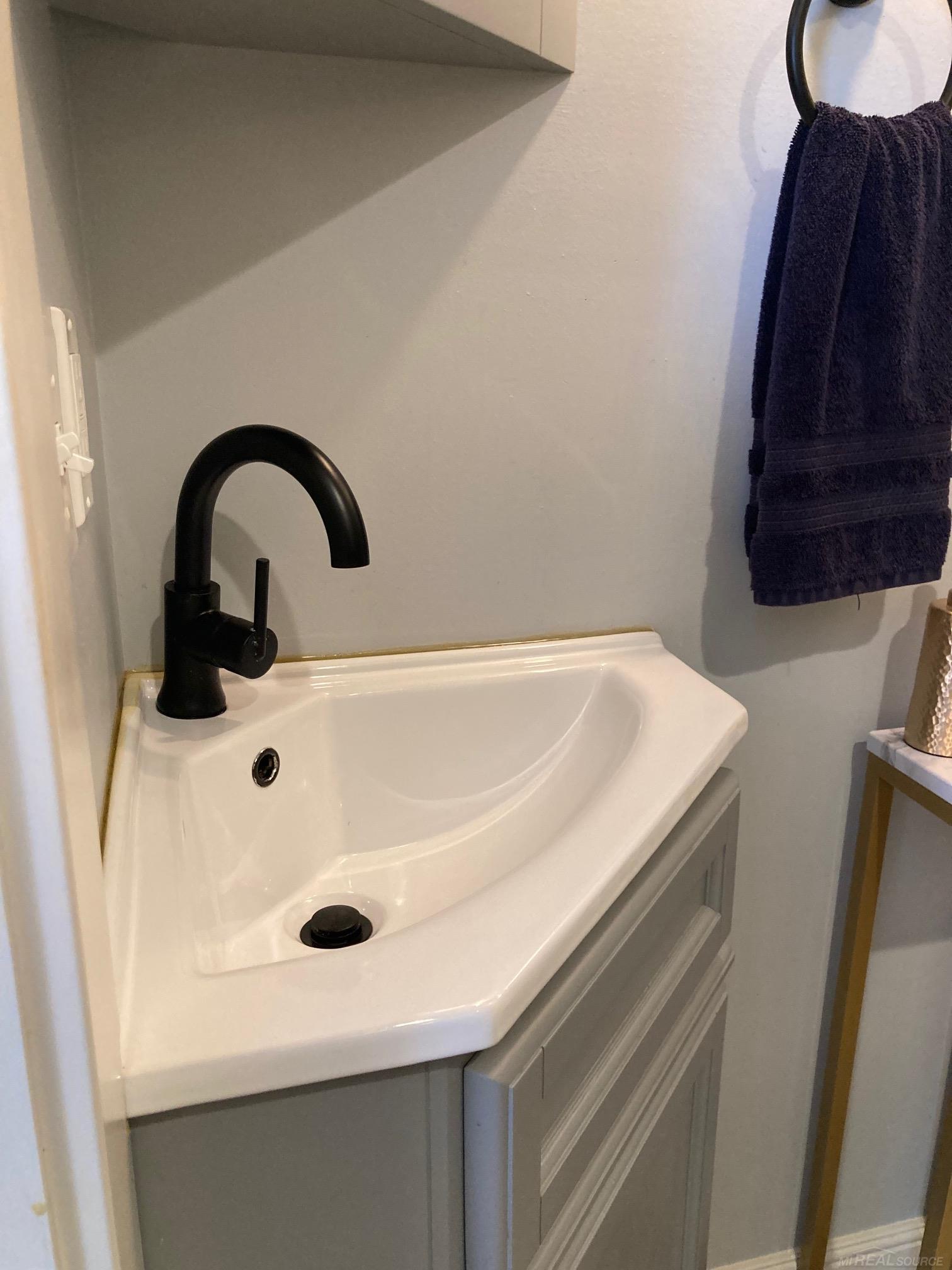 39382 Lakeshore Dr Drive