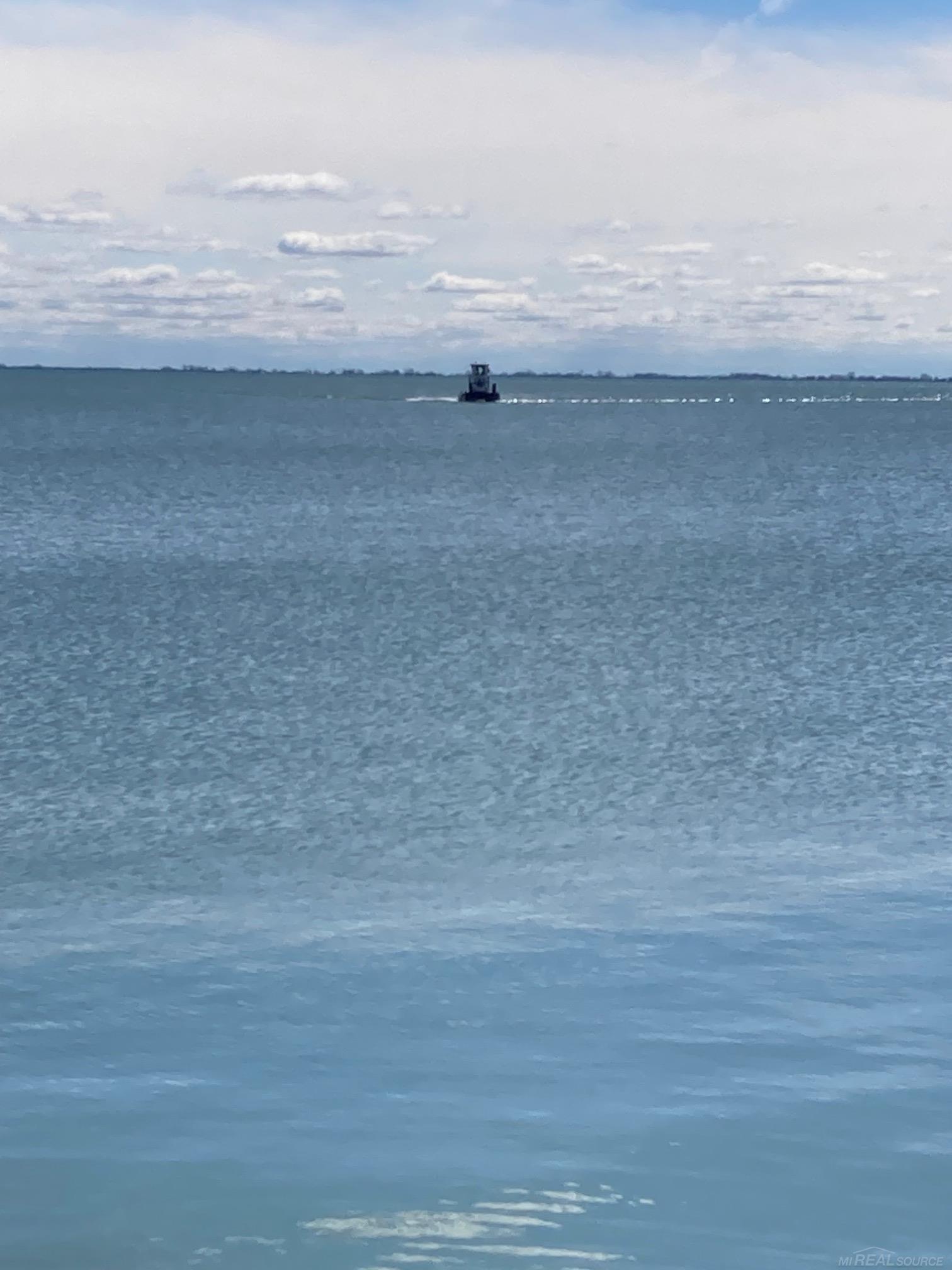 39382 Lakeshore Dr Drive