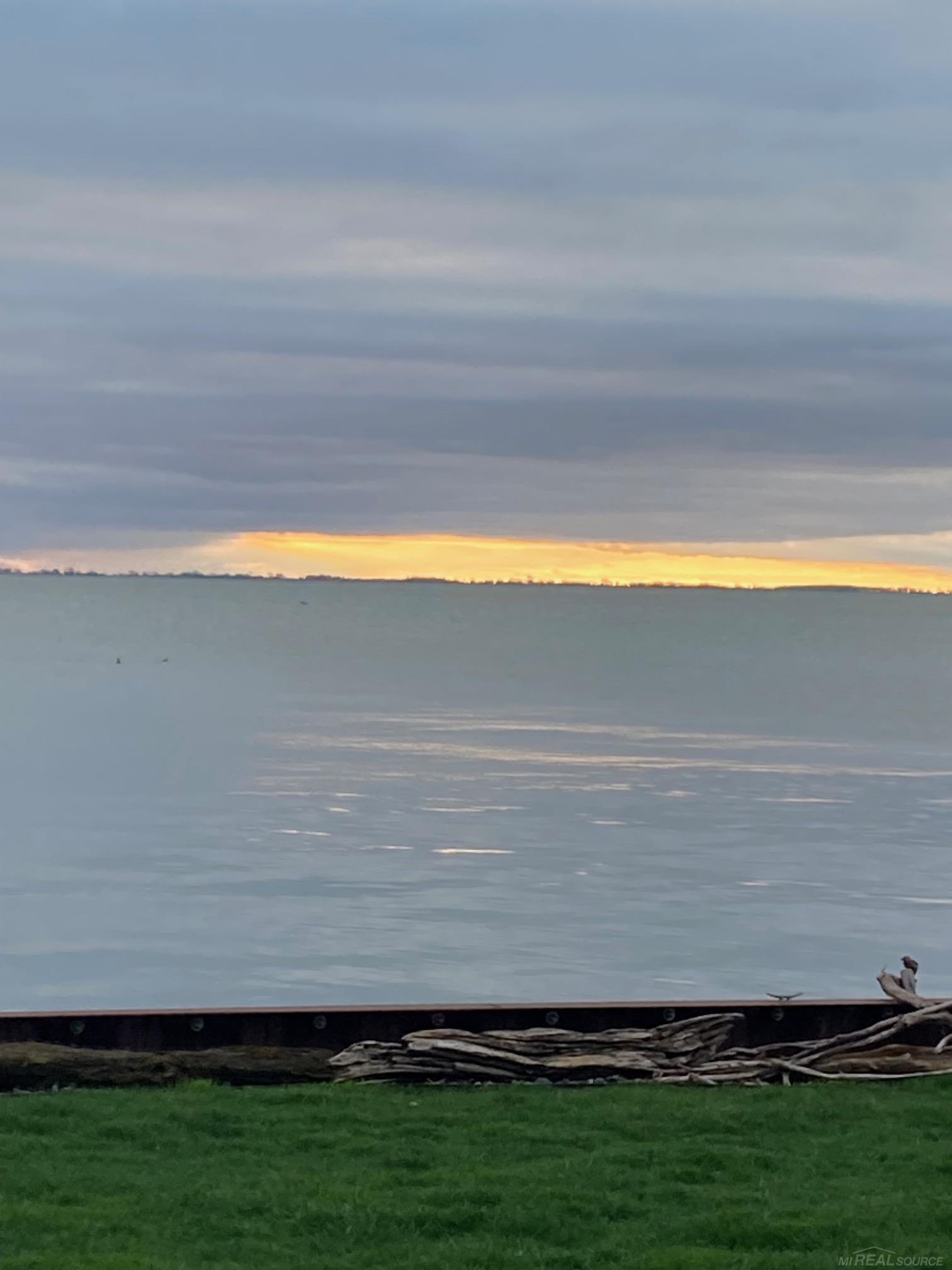 39382 Lakeshore Dr Drive