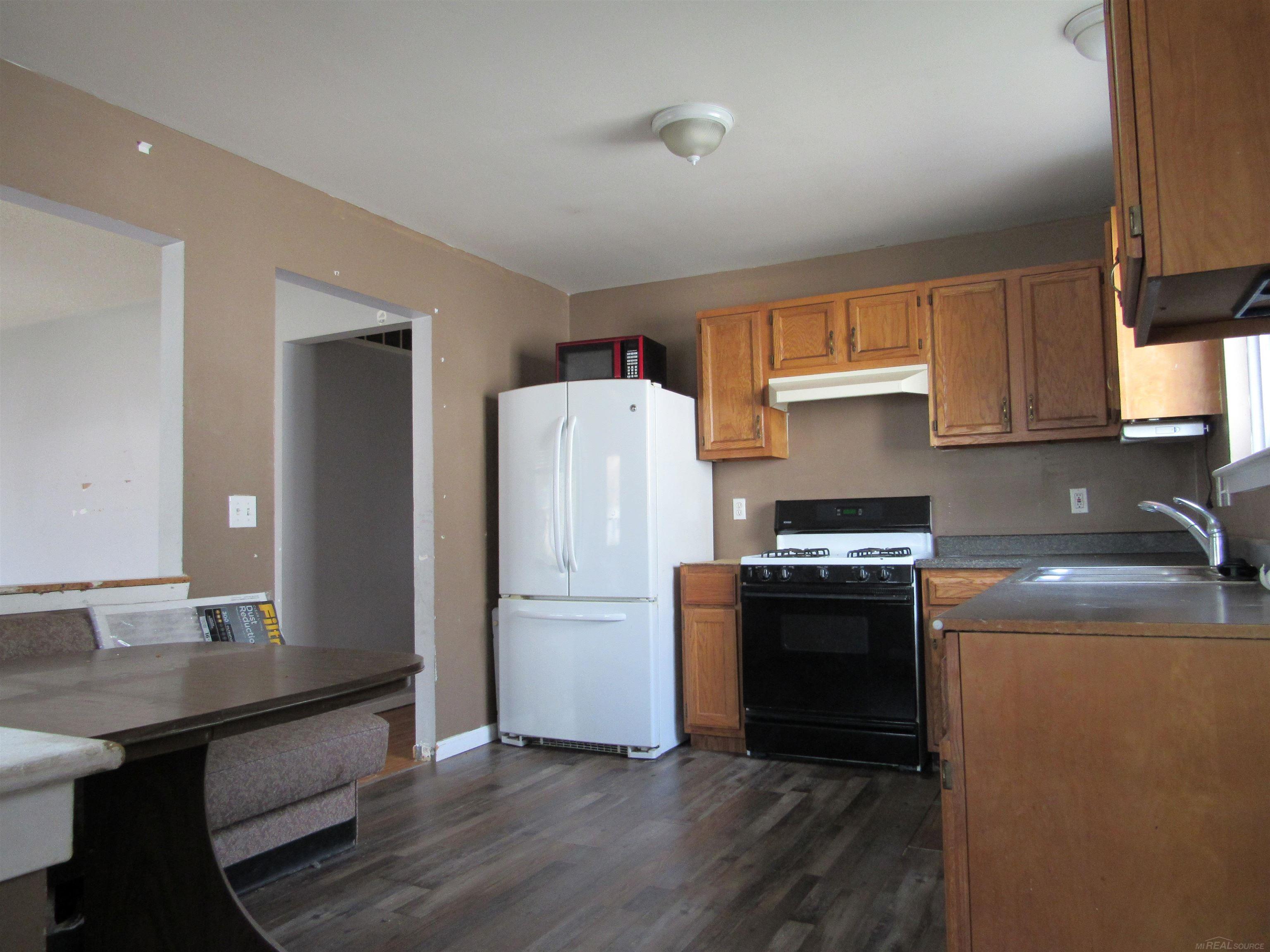 27745 Bohnhoff Street