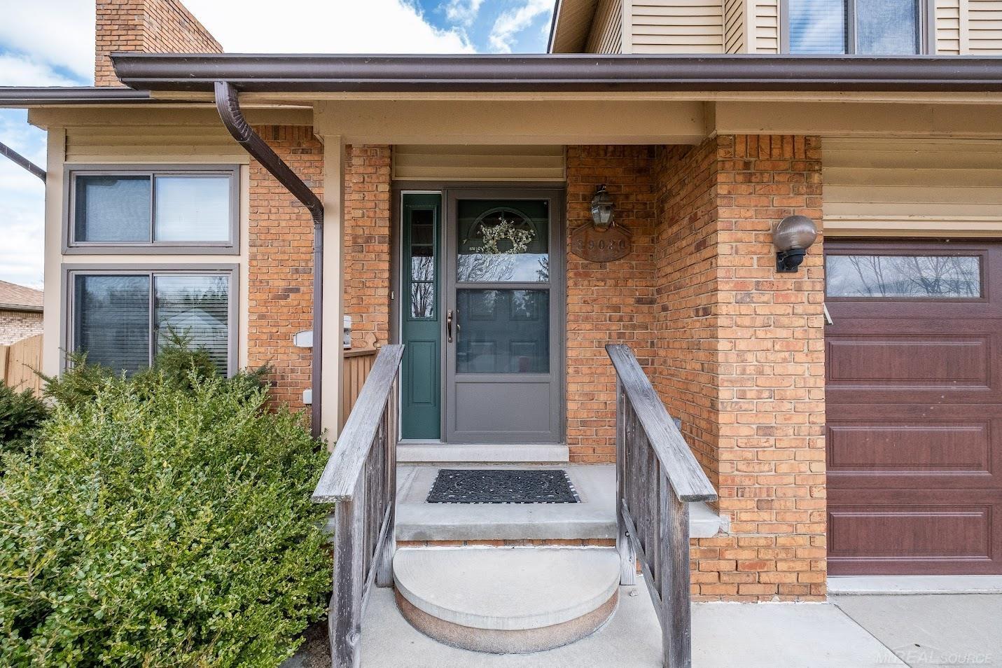 39020 Clearview Street