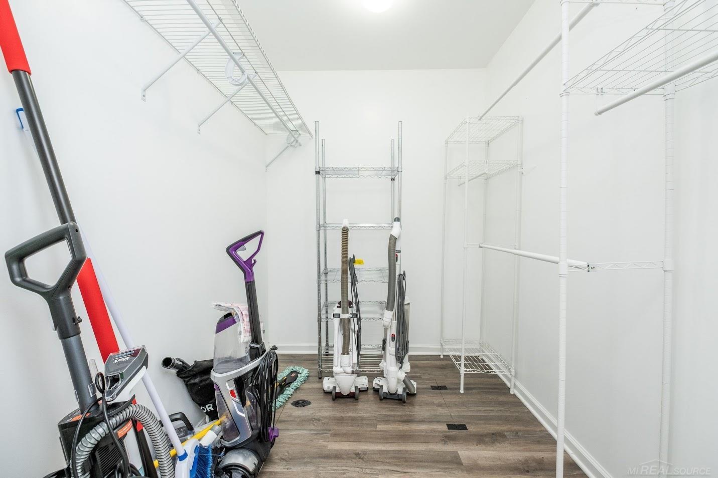 39020 Clearview Street