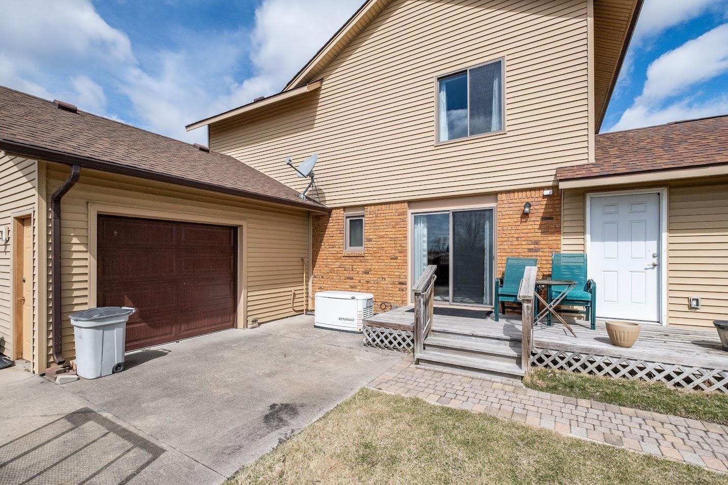 39020 Clearview Street