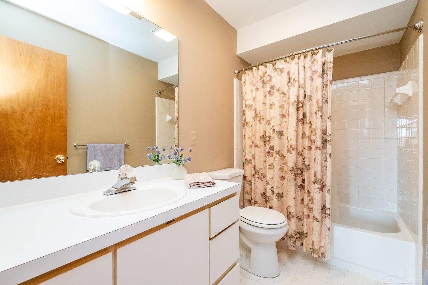 39020 Clearview Street