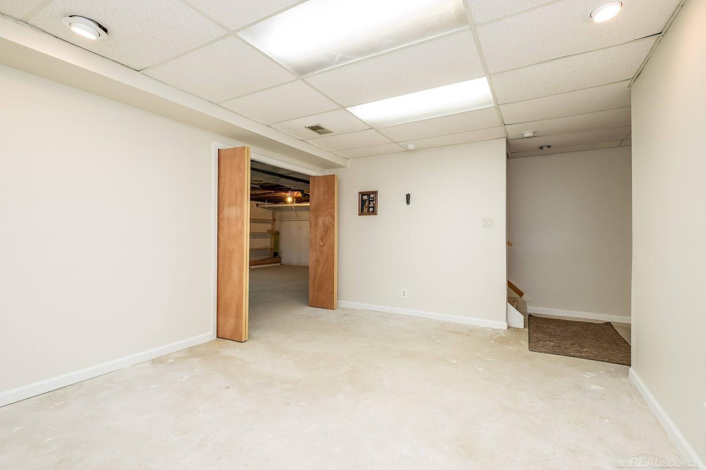 39020 Clearview Street