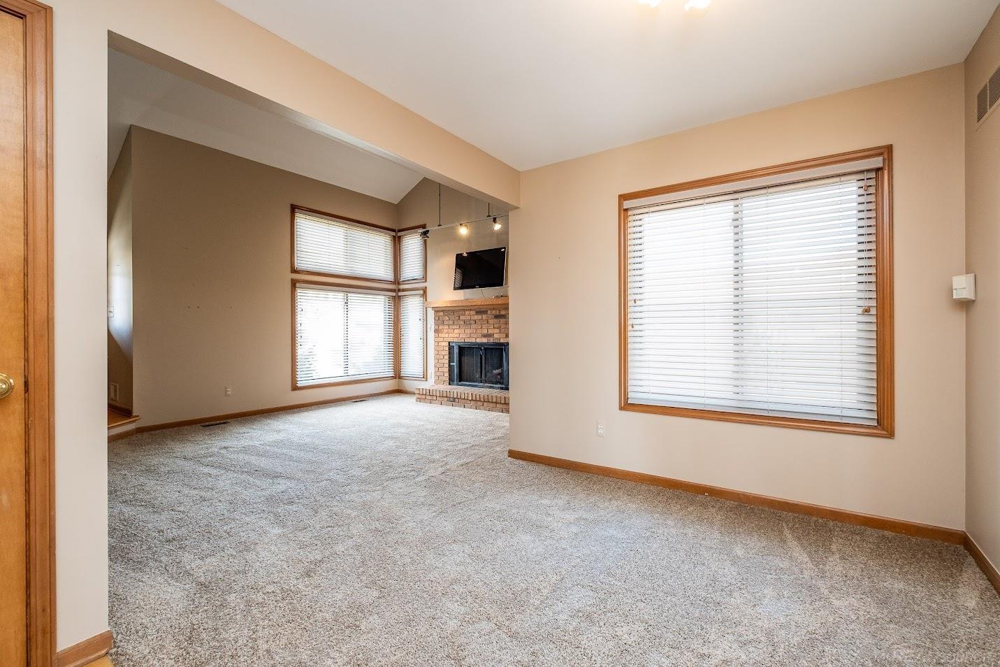 39020 Clearview Street