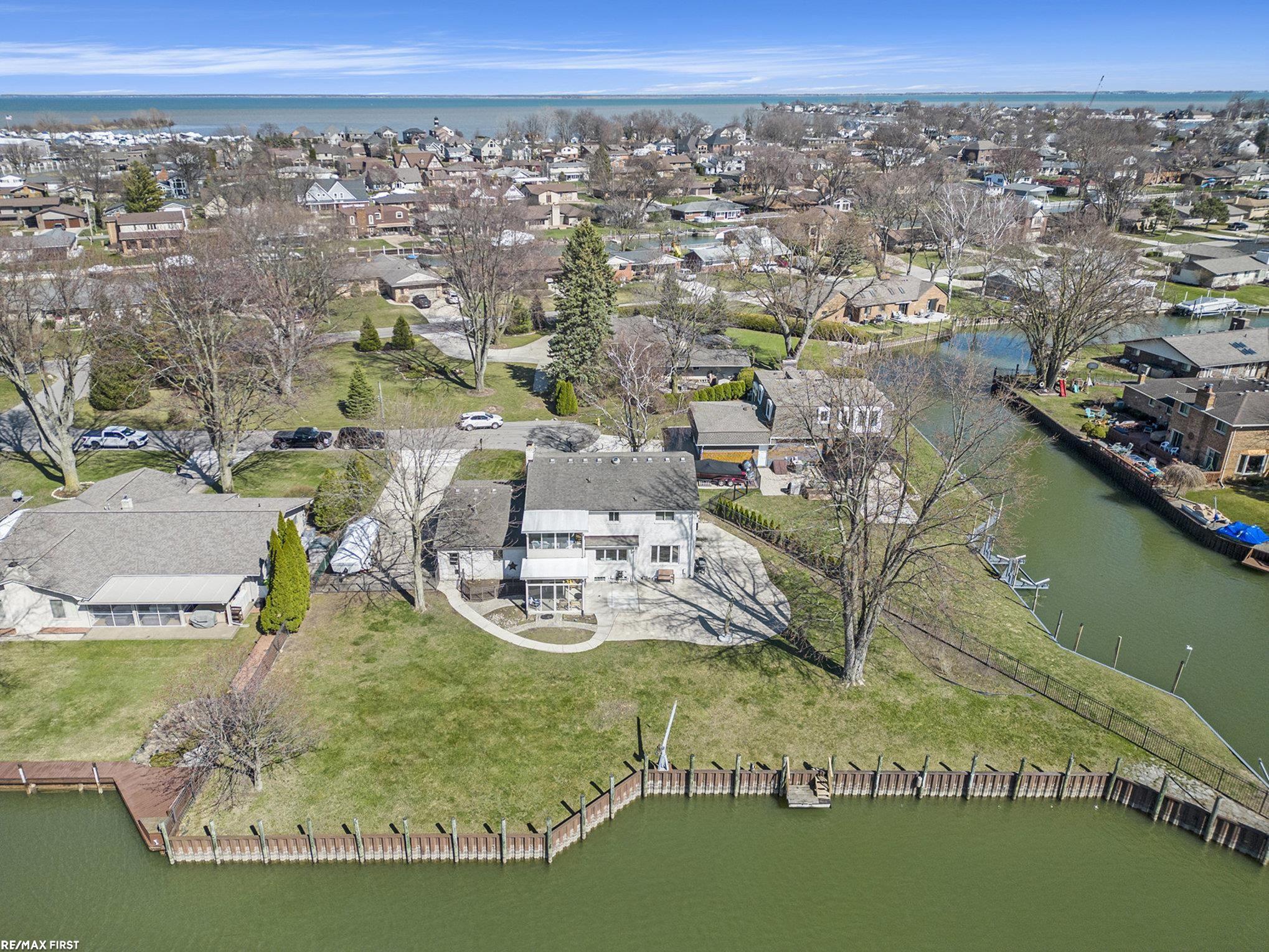 41525 Windmill Street