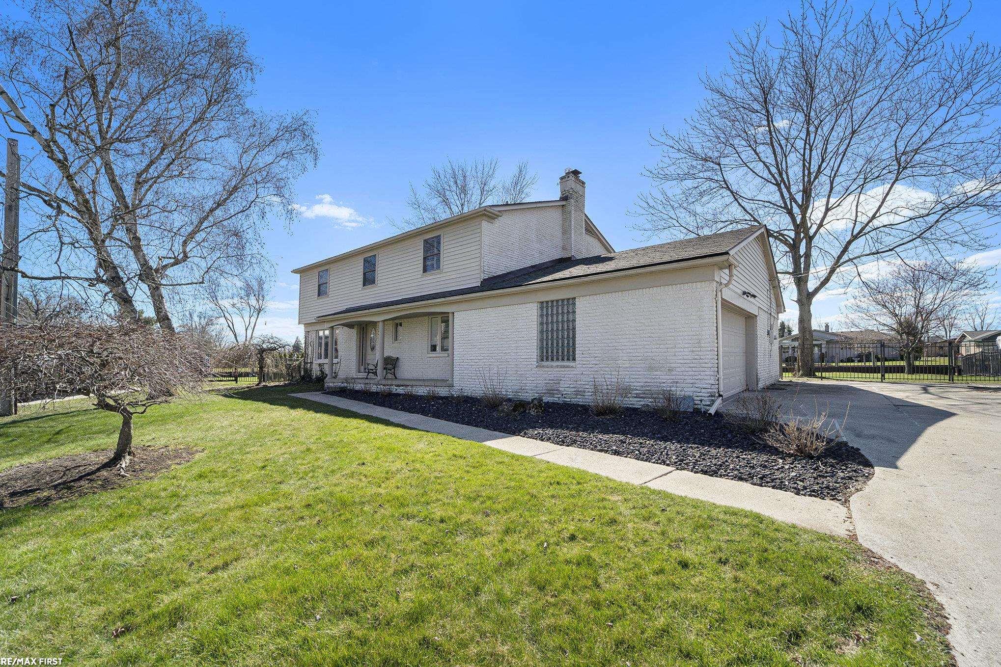 41525 Windmill Street