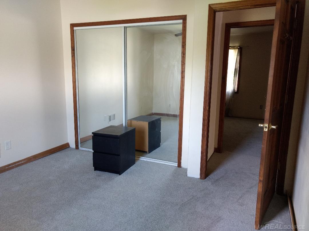 39716 Detroit Street