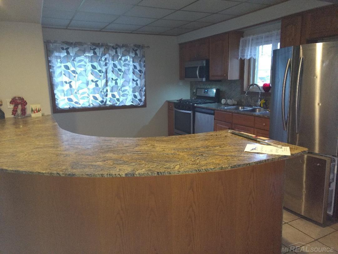 39716 Detroit Street