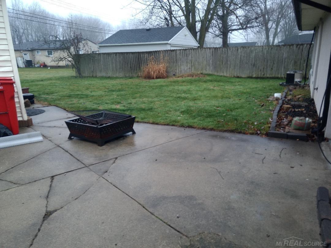 39716 Detroit Street