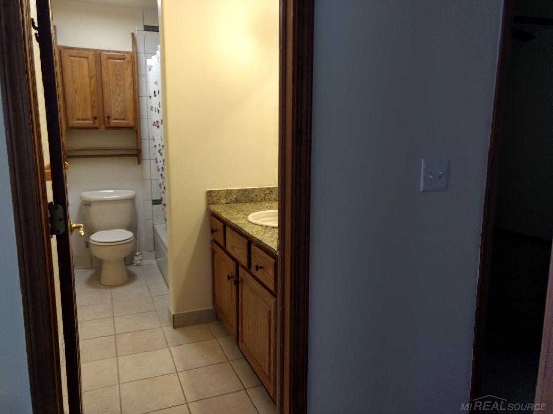 39716 Detroit Street