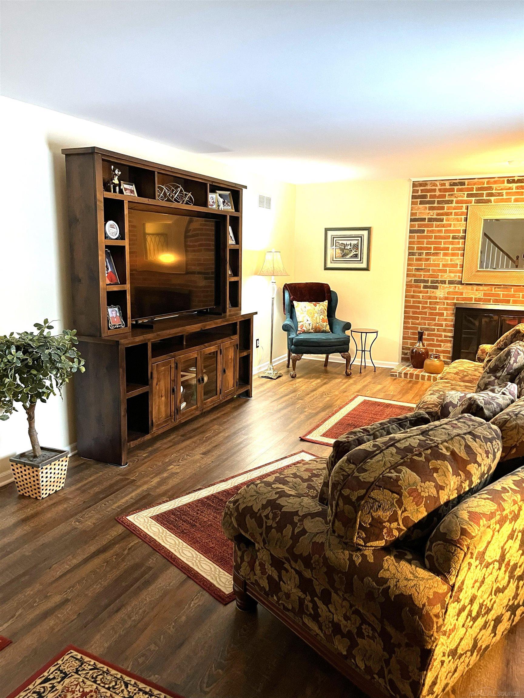 42373 Dianna Court # 33