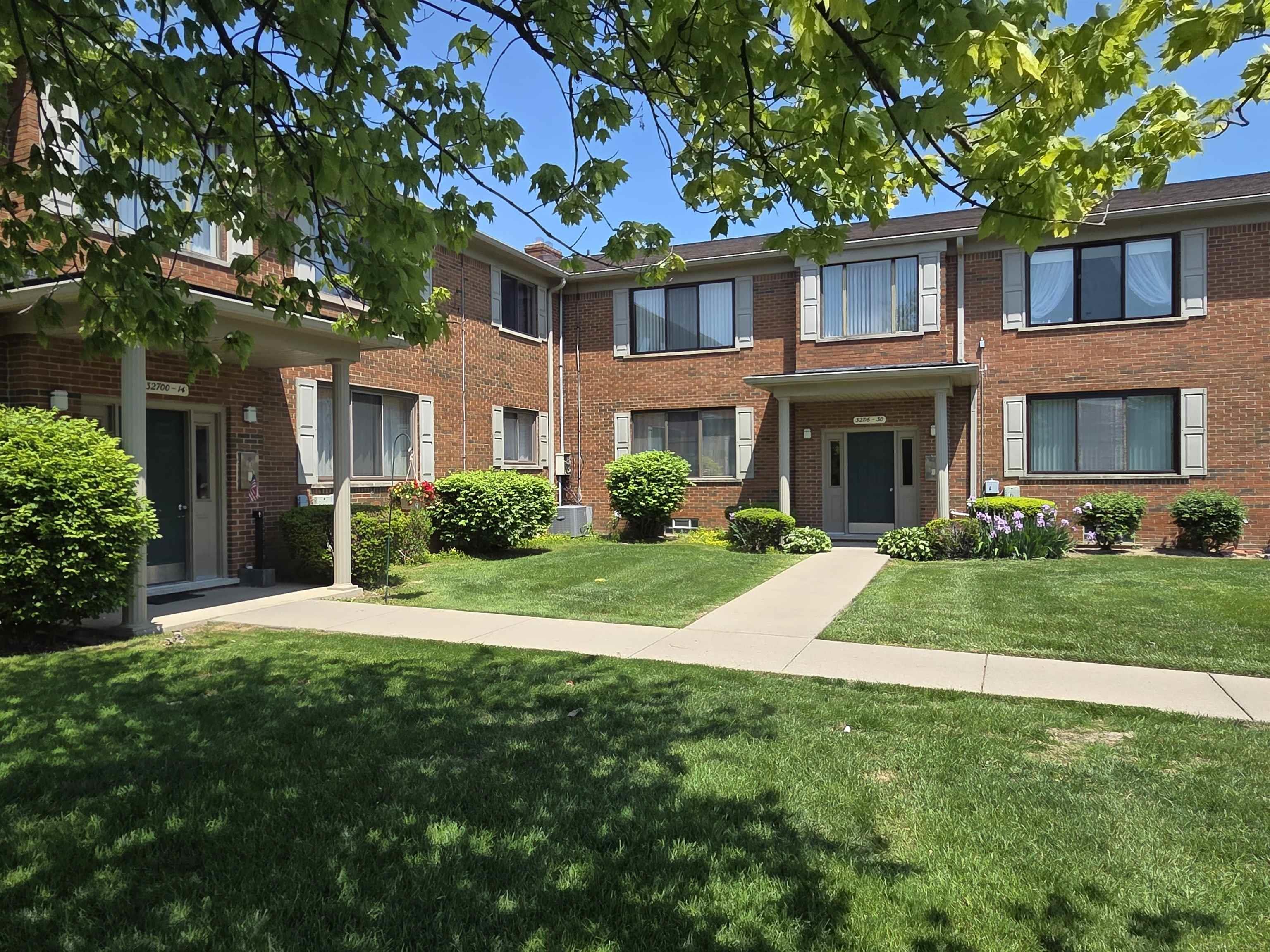 32724 Harper Avenue Unit 10 Unit: Bldg A  Unit 10