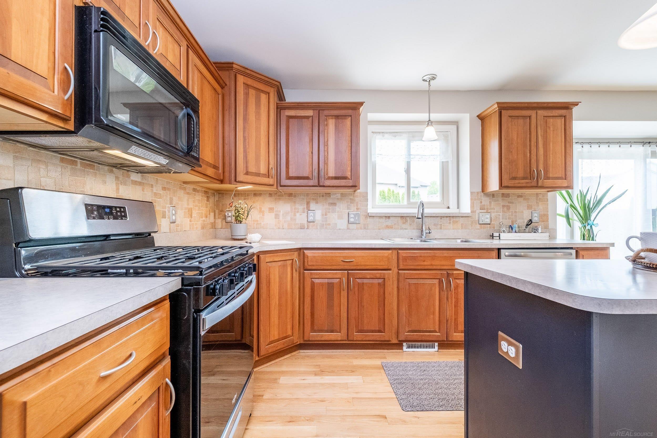41870 Antoinette Court