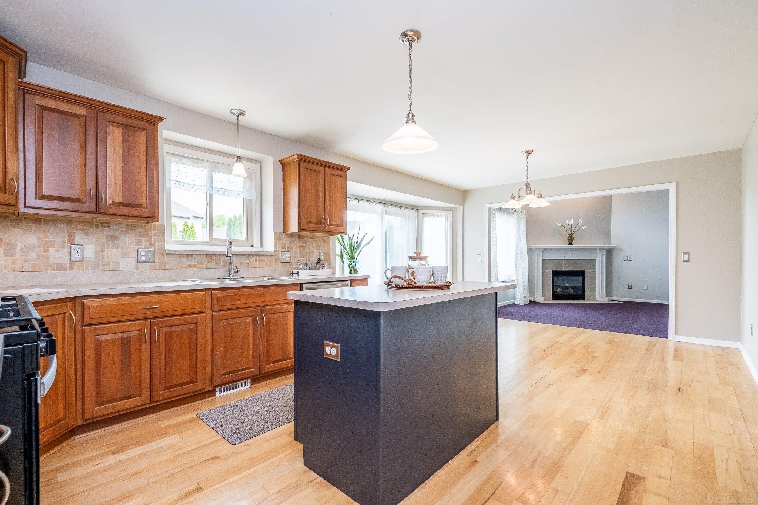 41870 Antoinette Court