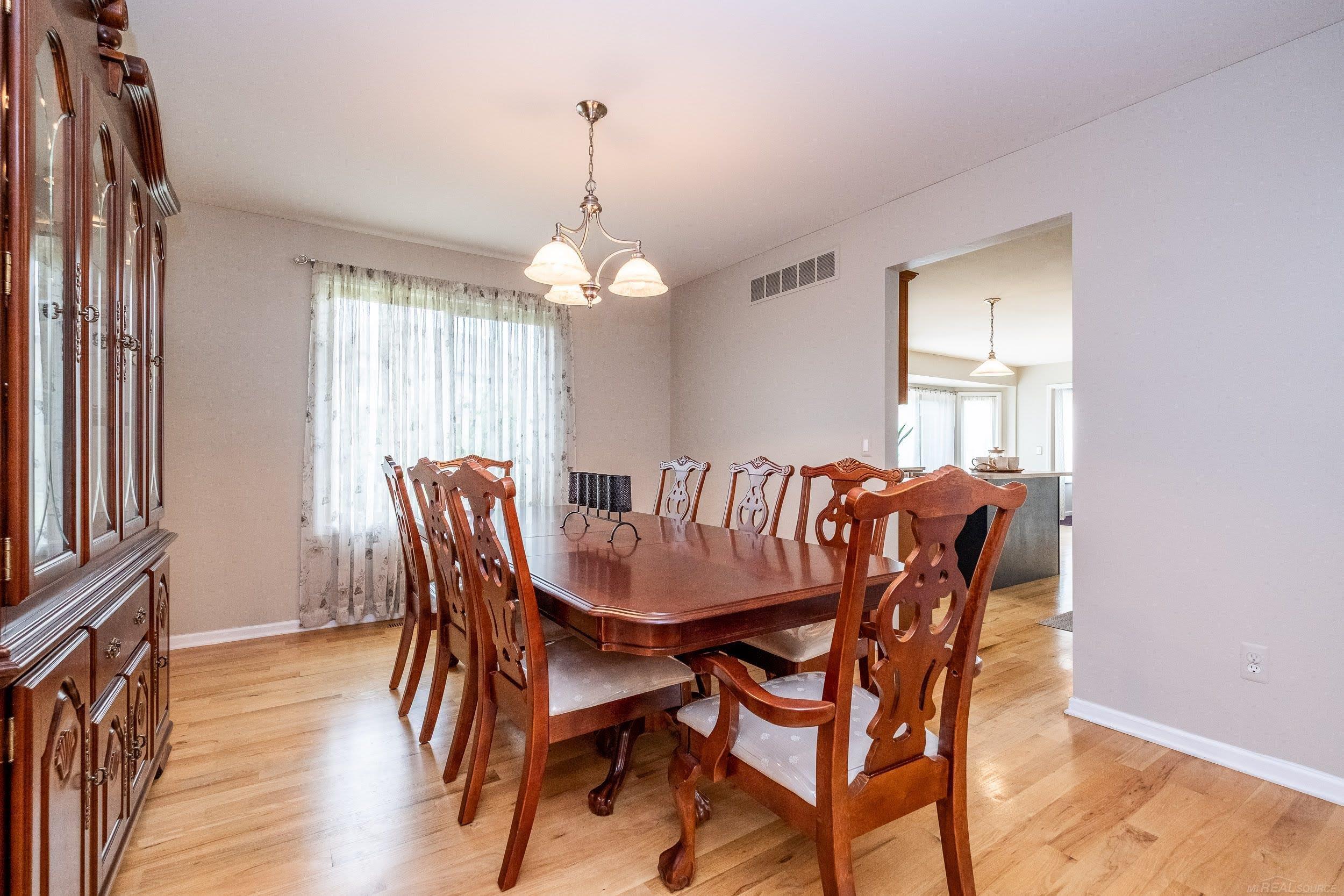 41870 Antoinette Court