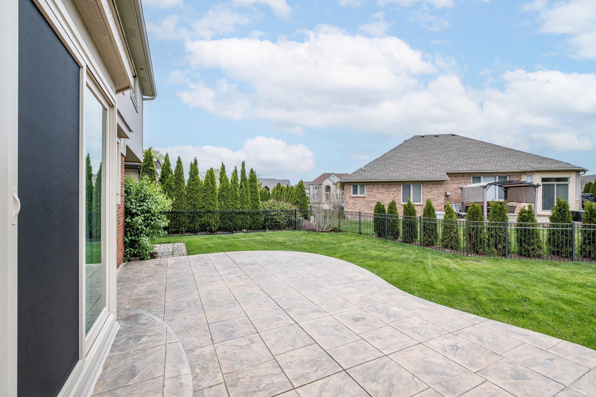 41870 Antoinette Court