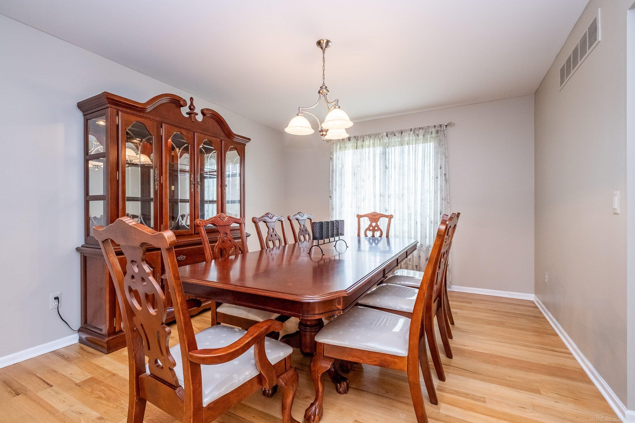 41870 Antoinette Court