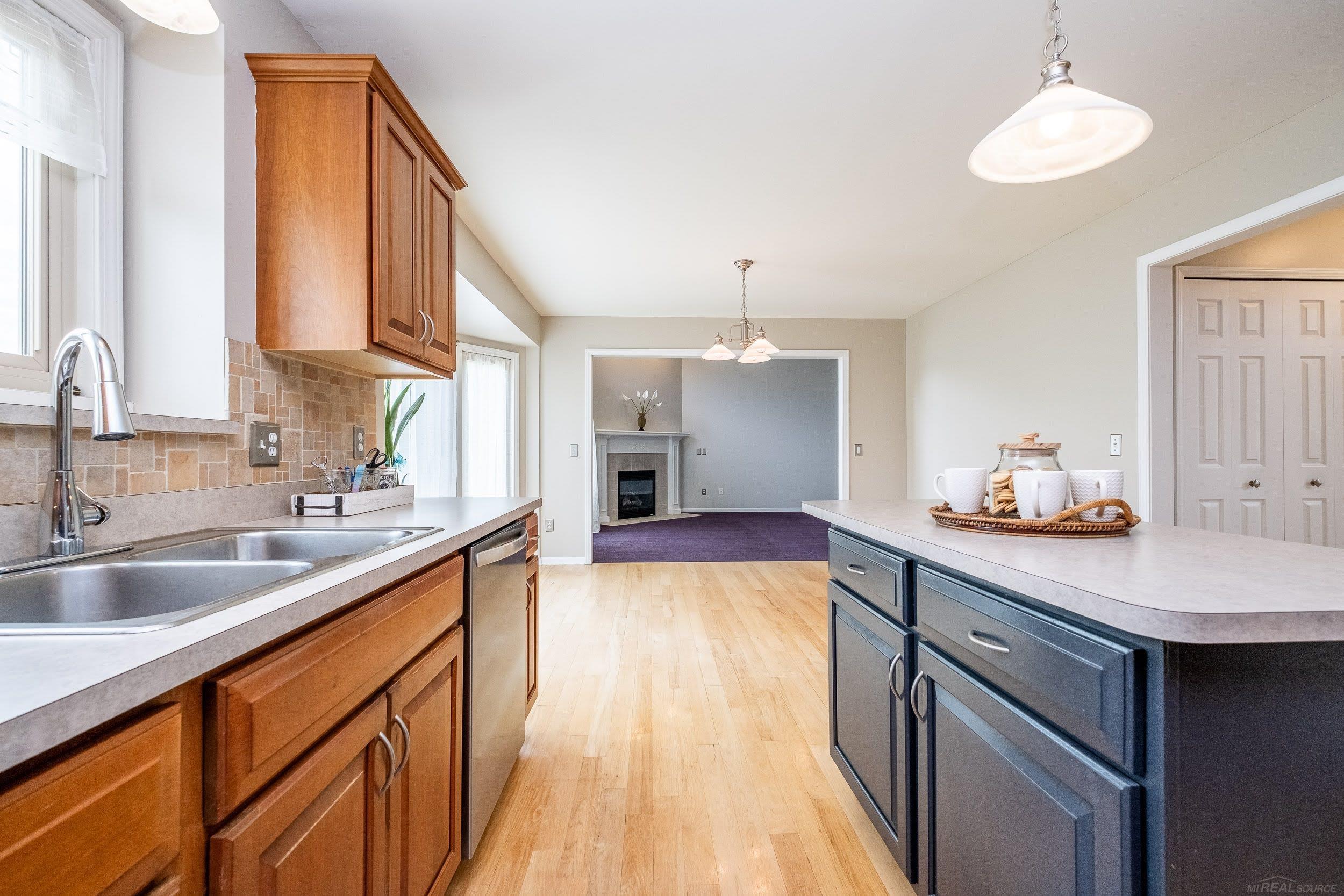 41870 Antoinette Court