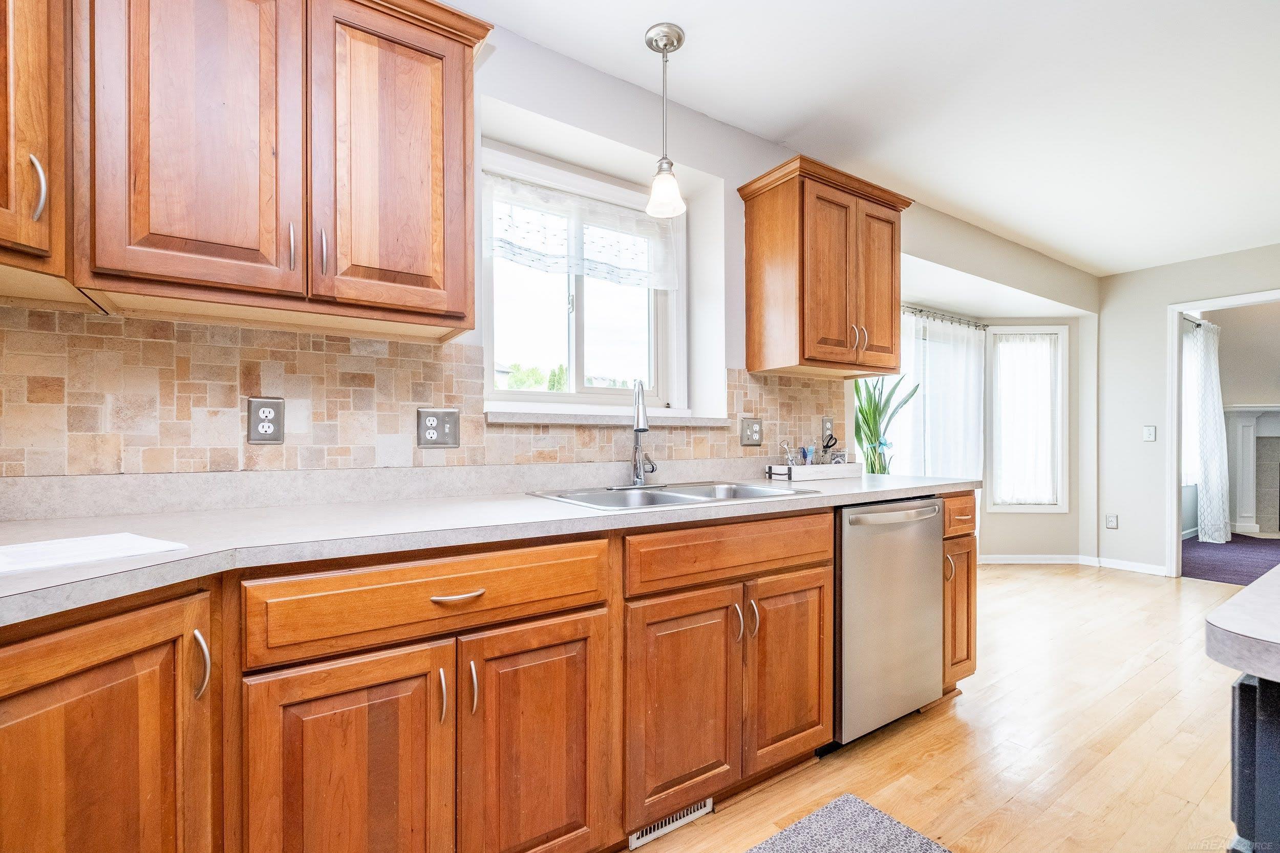 41870 Antoinette Court
