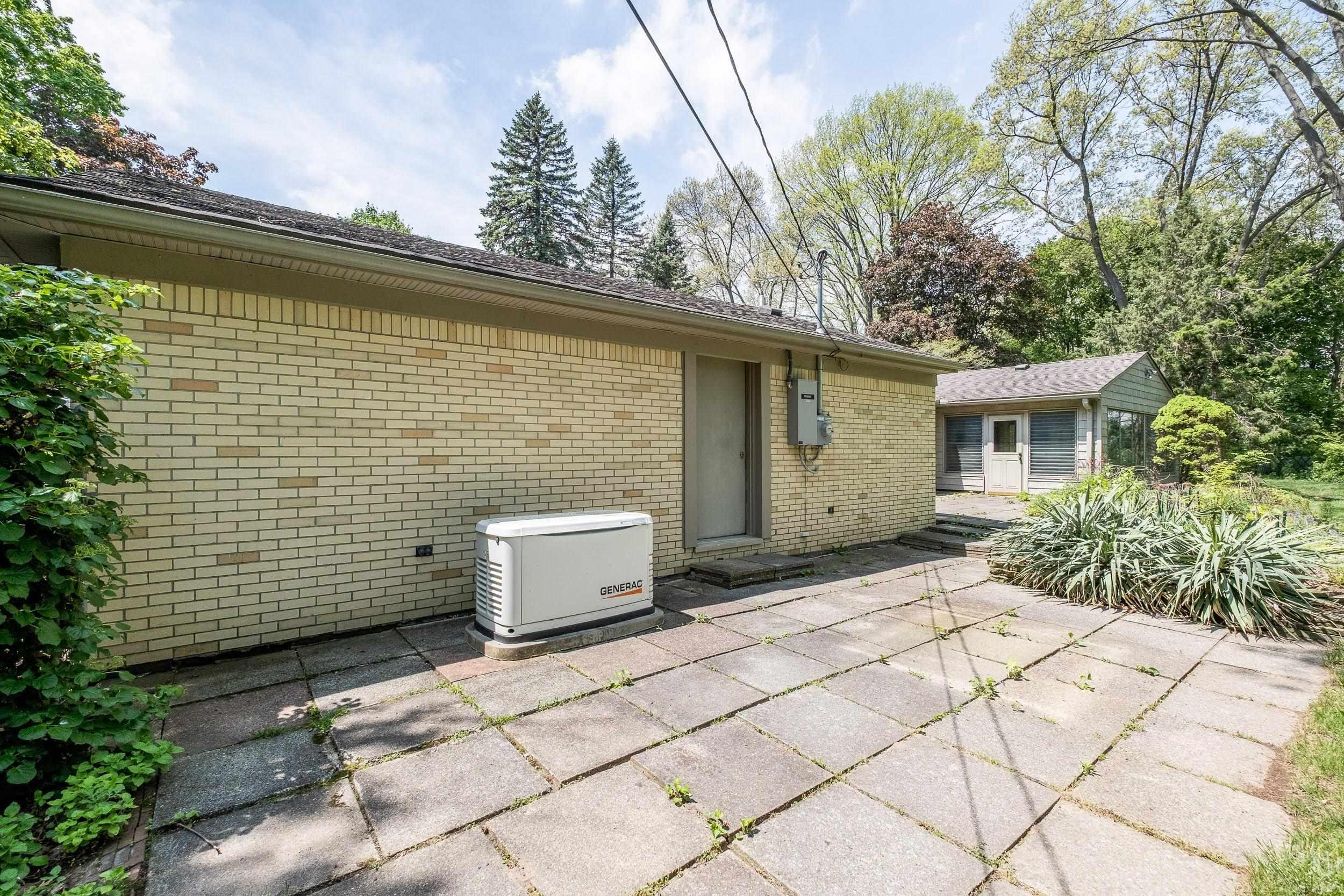 2800 Tewksbury Drive