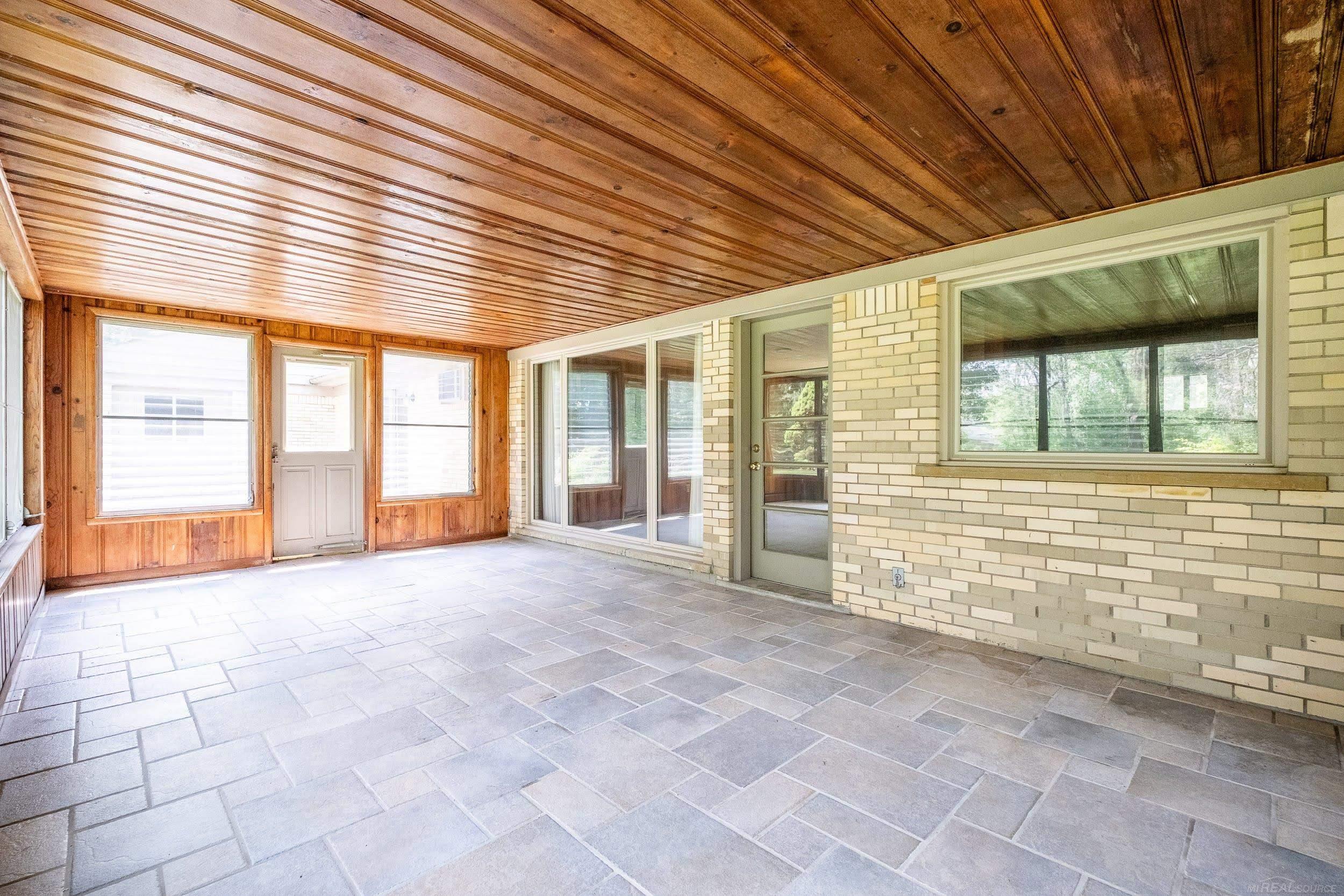 2800 Tewksbury Drive
