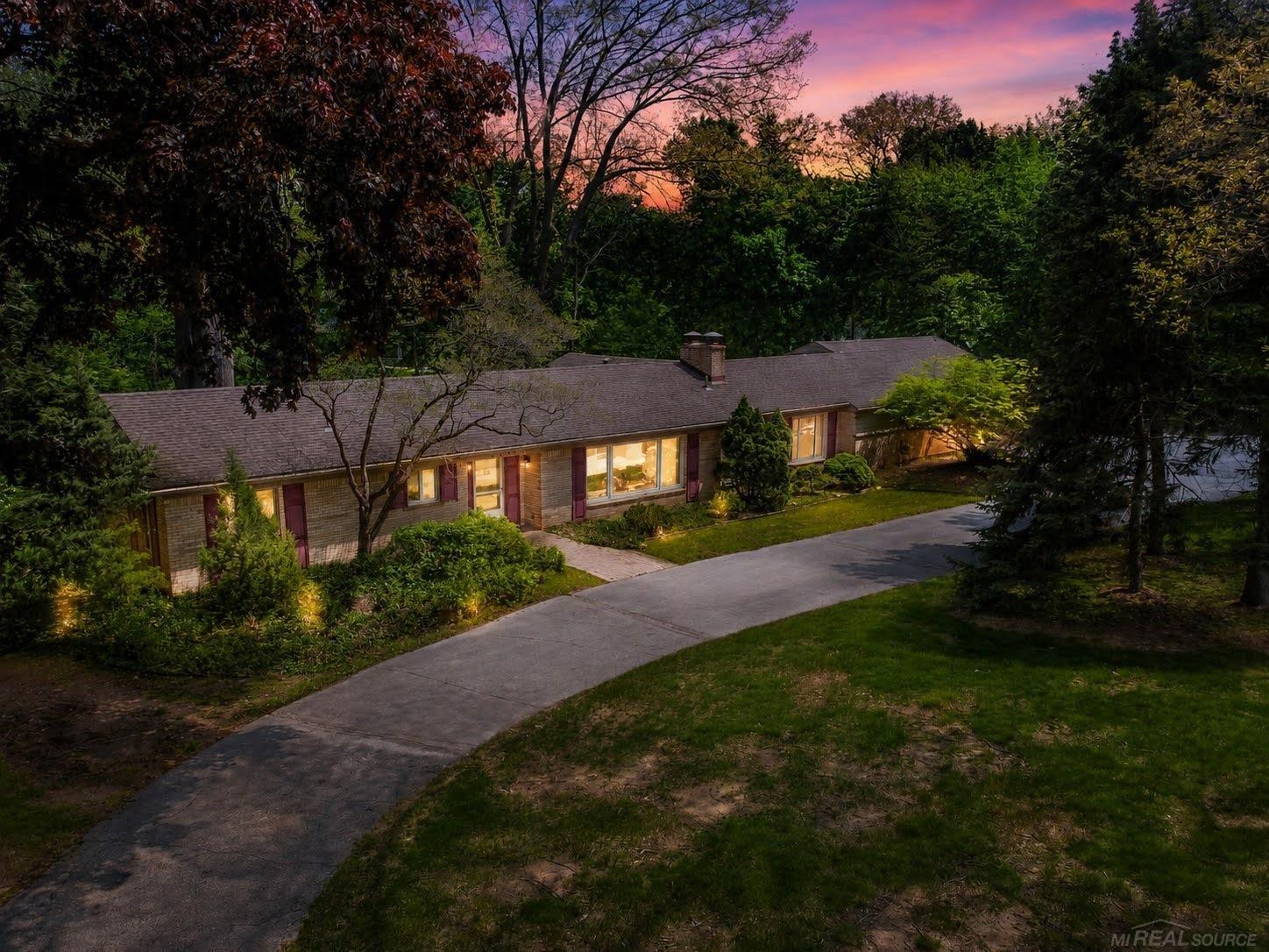 2800 Tewksbury Drive