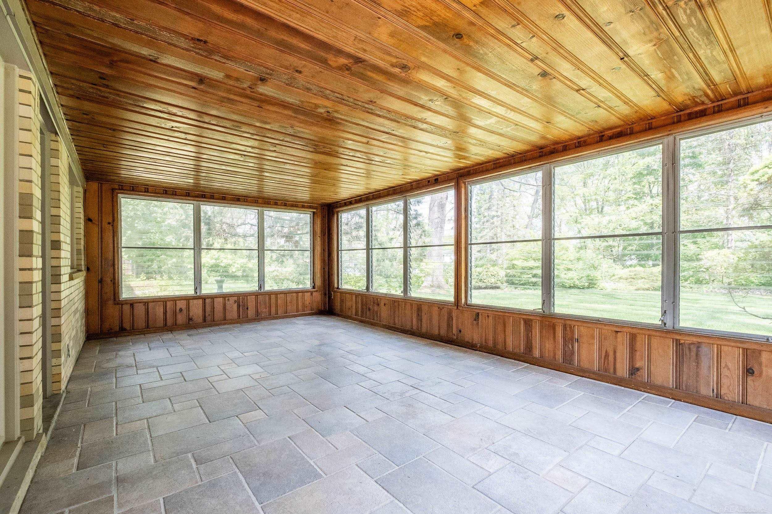 2800 Tewksbury Drive