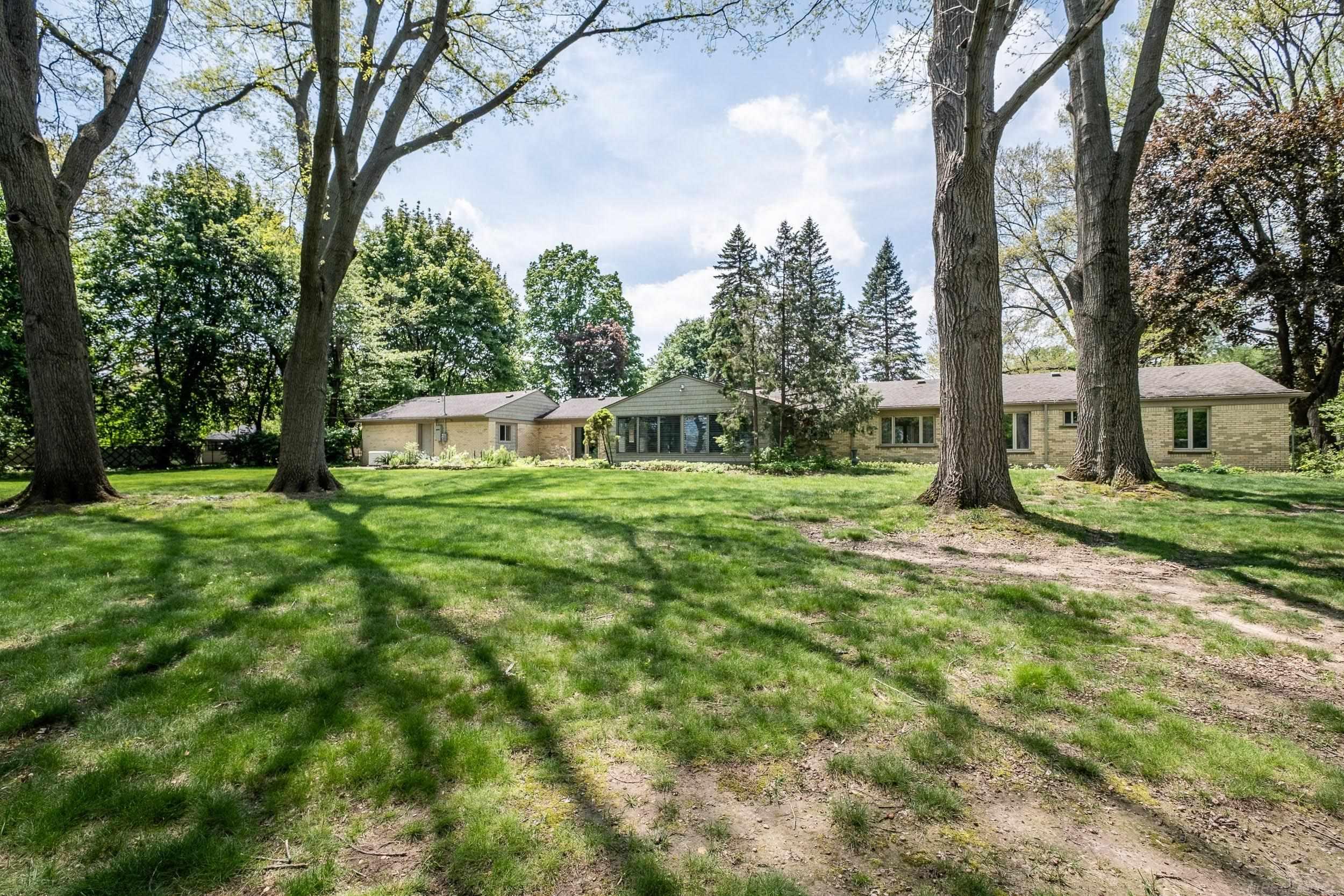 2800 Tewksbury Drive