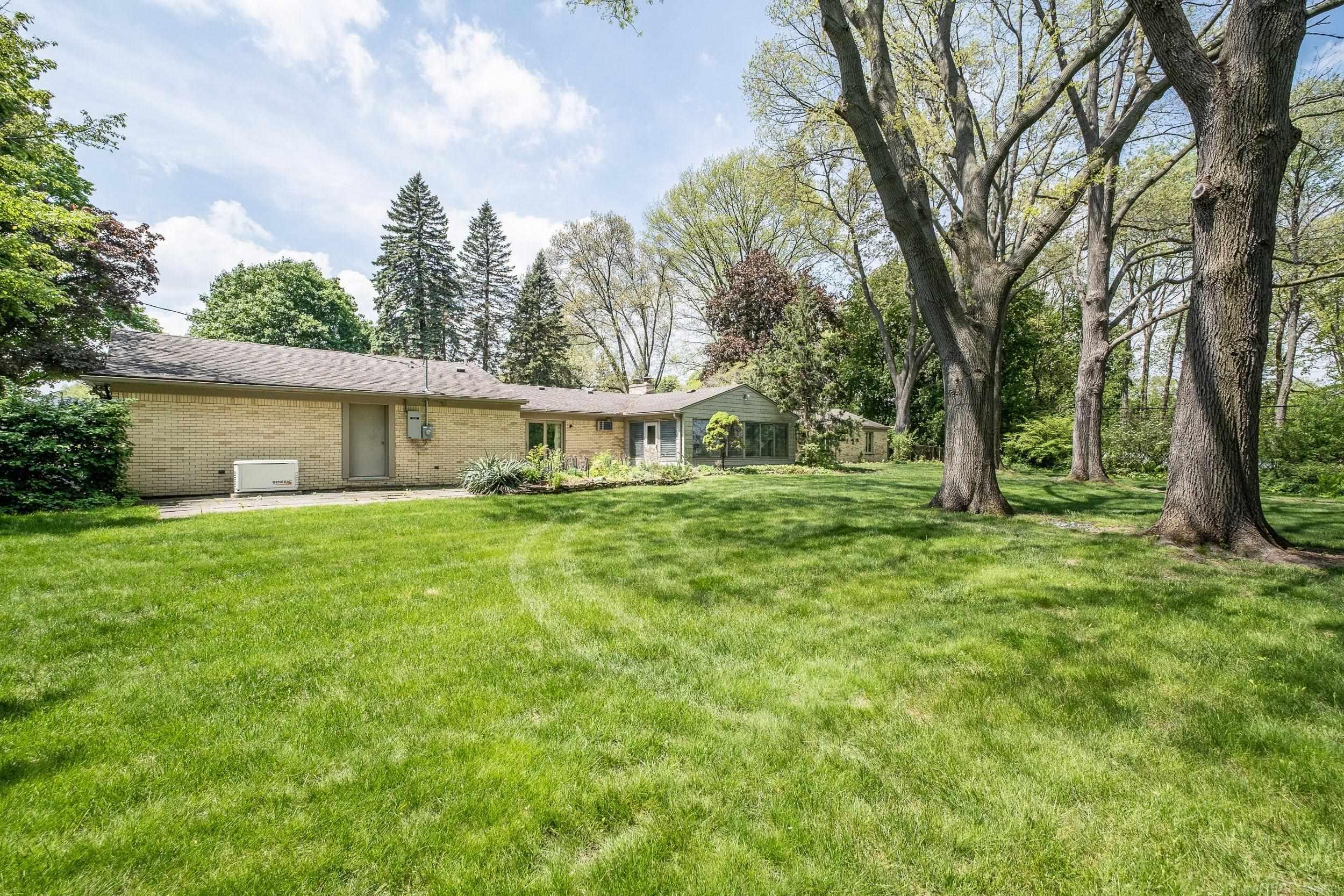 2800 Tewksbury Drive