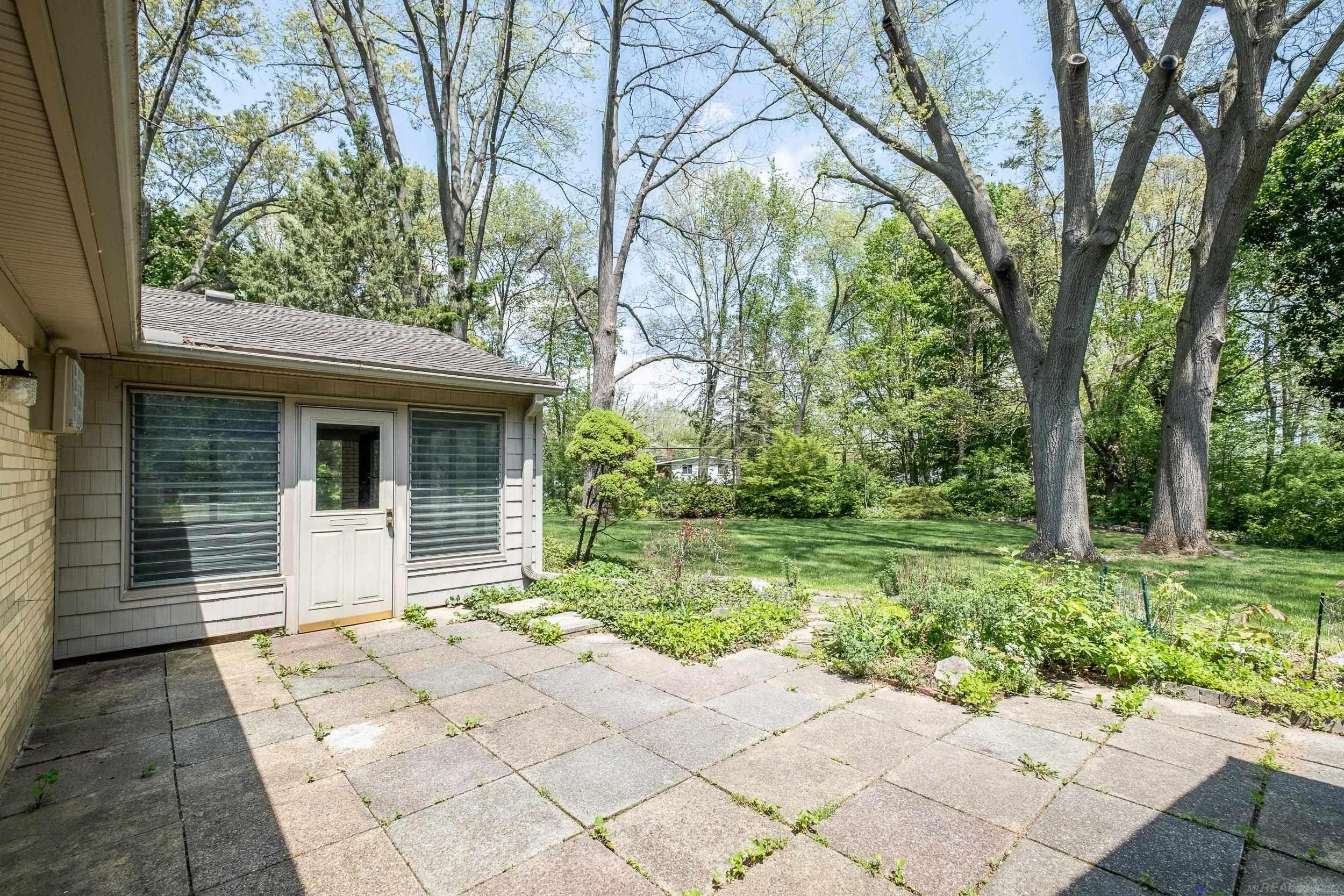 2800 Tewksbury Drive